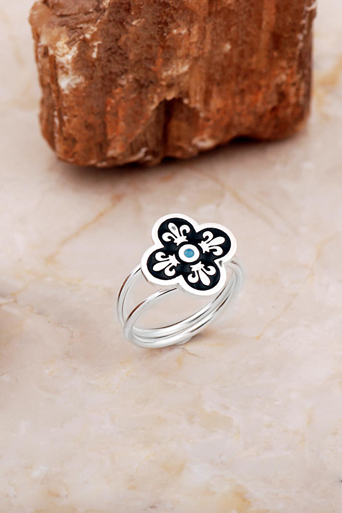 Yonca Mineli Elişi Gümüş Yüzük 5899