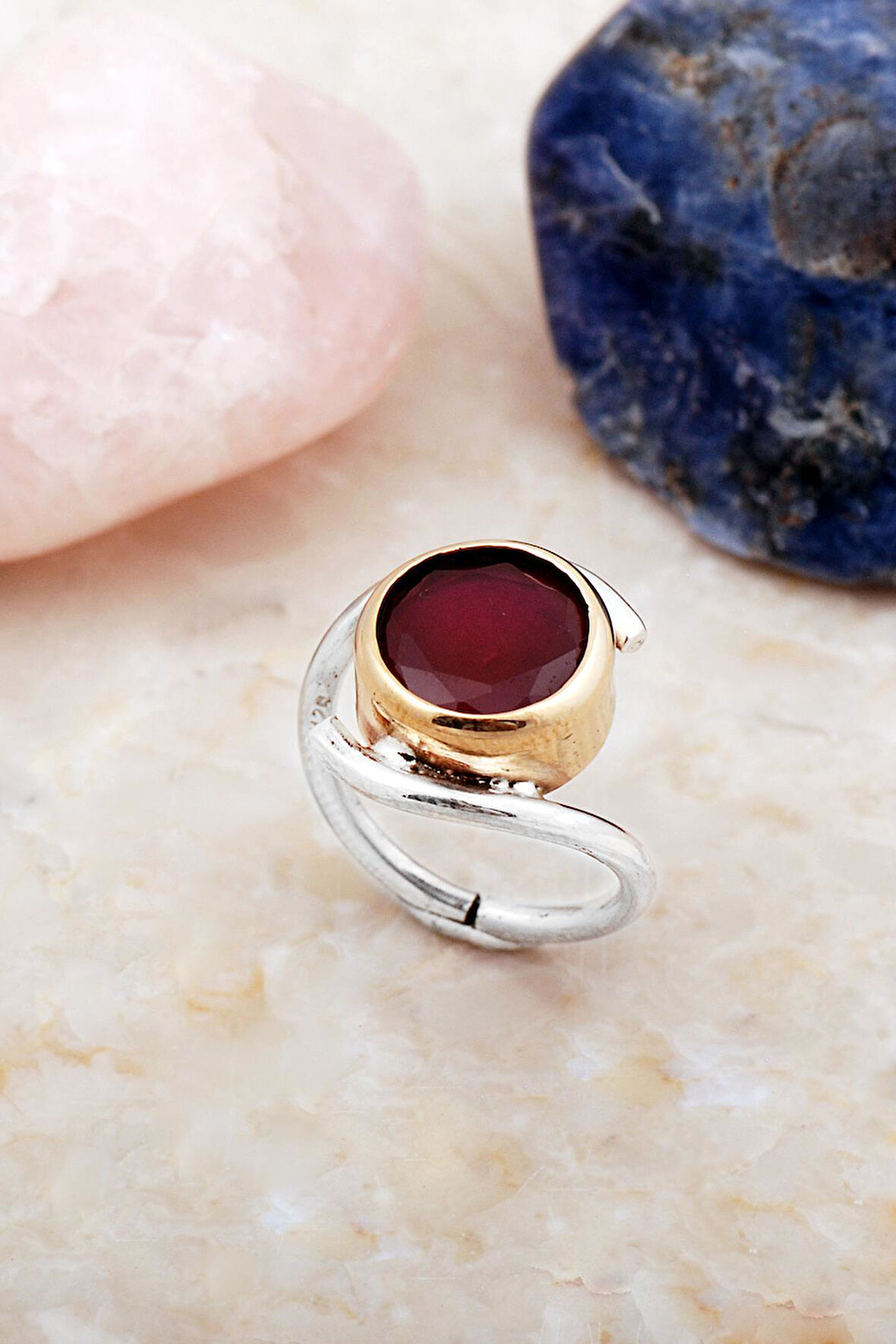 Kök Yakut Taşlı Tasarım Gümüş Yüzük 5917