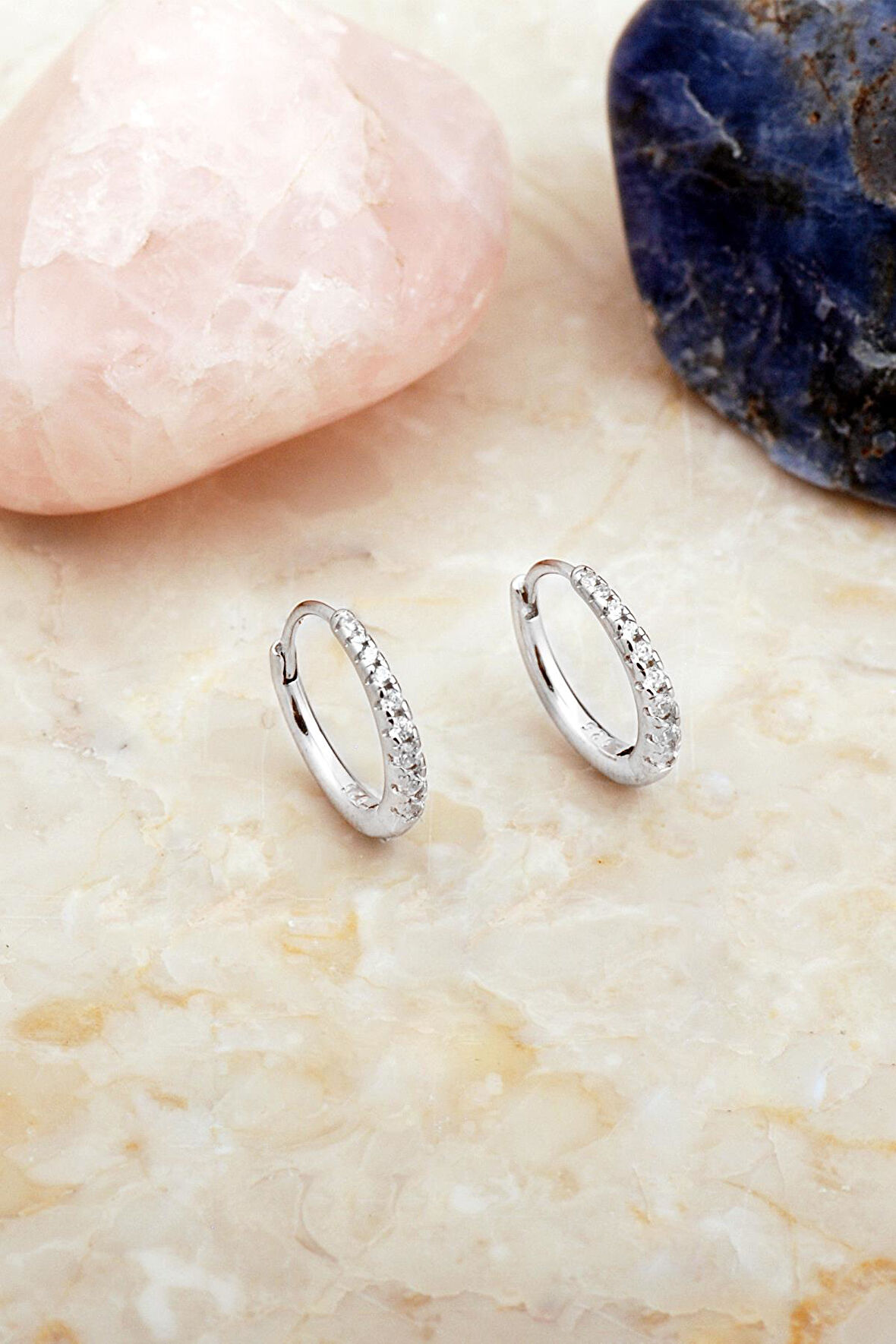 13 Mm Taşlı Mini Rodyumlu Gümüş Halka Küpe 7109