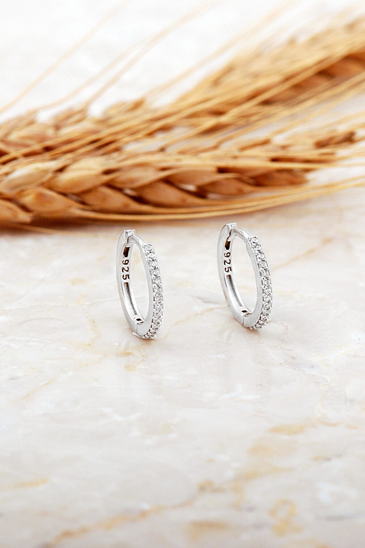 15 Mm Taşlı Rodyumlu Gümüş Halka Küpe 7134