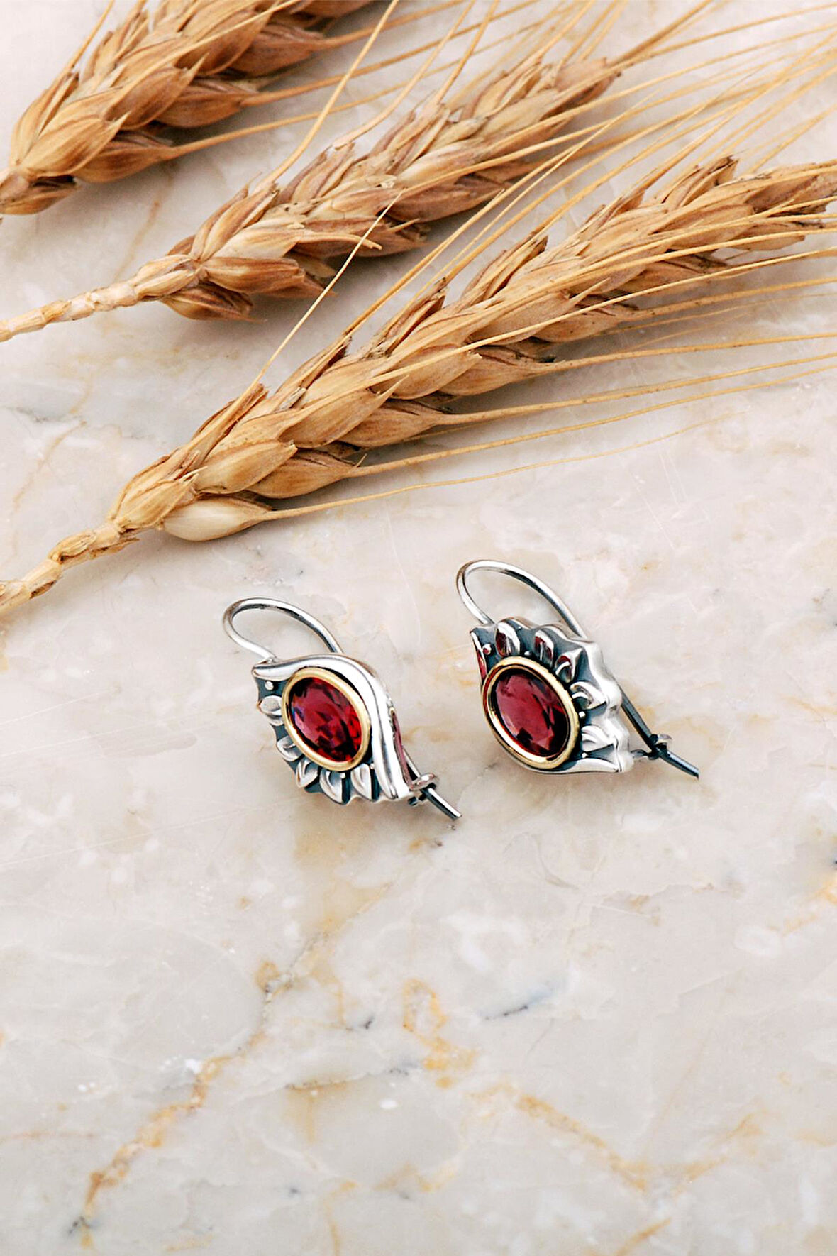 Kök Yakut Taşlı Göz Tasarım Elişi Gümüş Küpe 7247