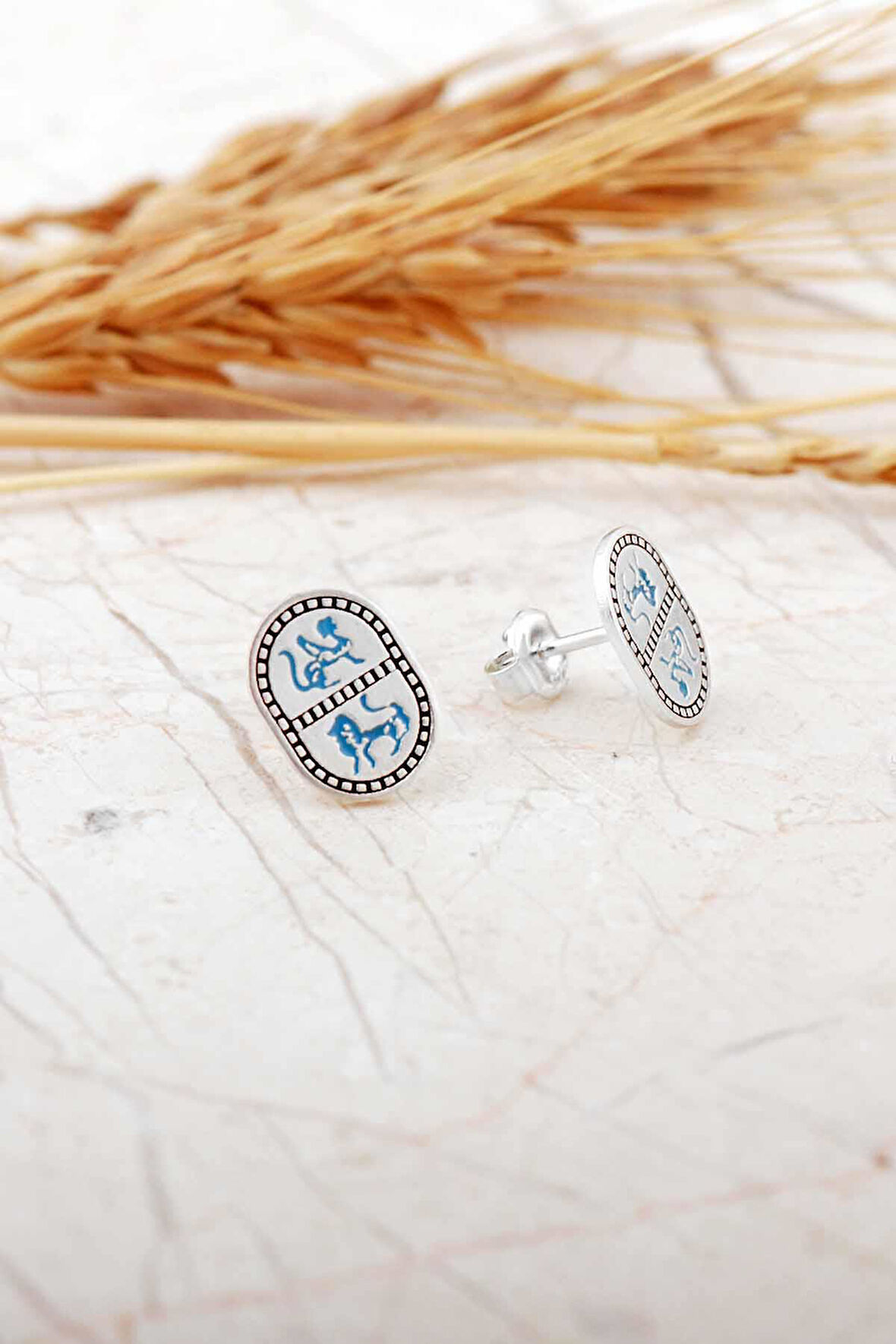 Özgürlüğün Ruhu Sembolü Mavi Mineli Elişi Gümüş Küpe 7332