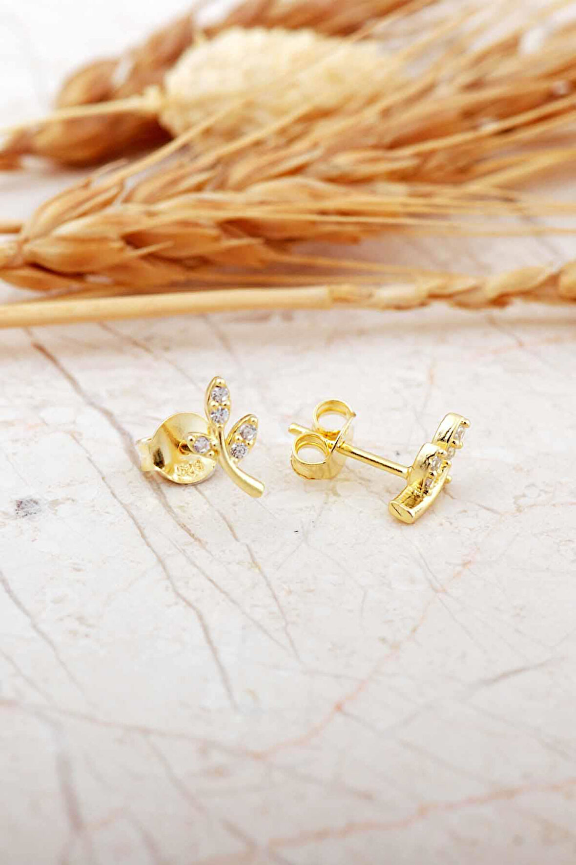 Yaprak Altın Kaplama Mini Gümüş Küpe 7373