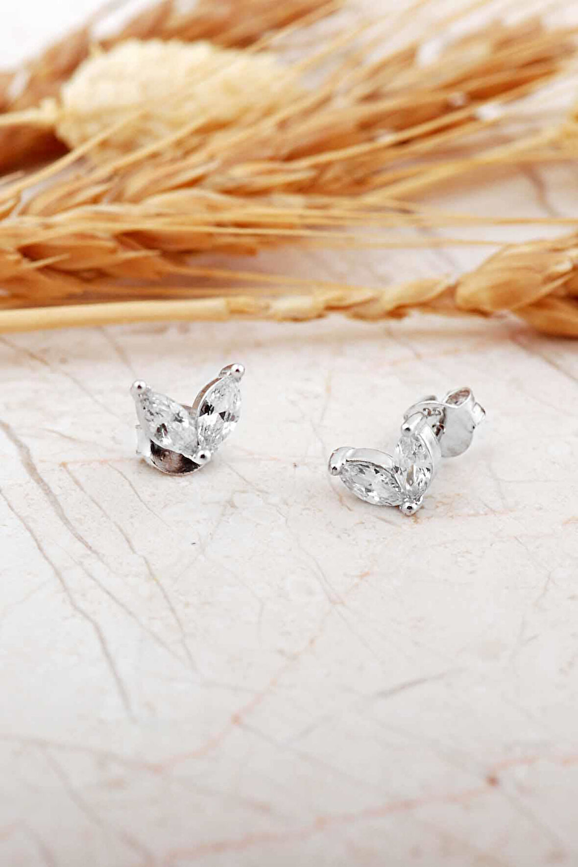 Mekik Taşlı Kelebek Rodyumlu Mini Gümüş Küpe 7382