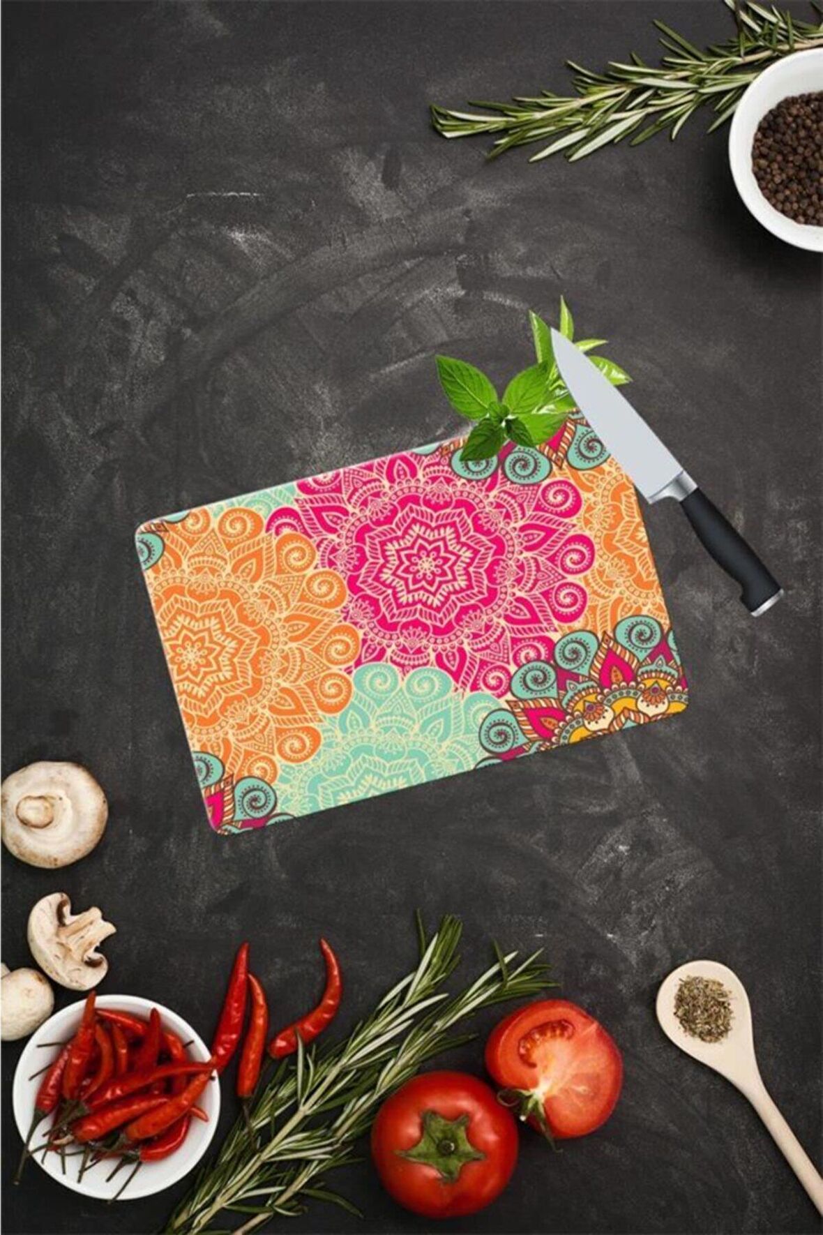 Kırmızı Turuncu Mandala Desenli Cam Kesme Tahtası| 20 Cm X 30 Cm