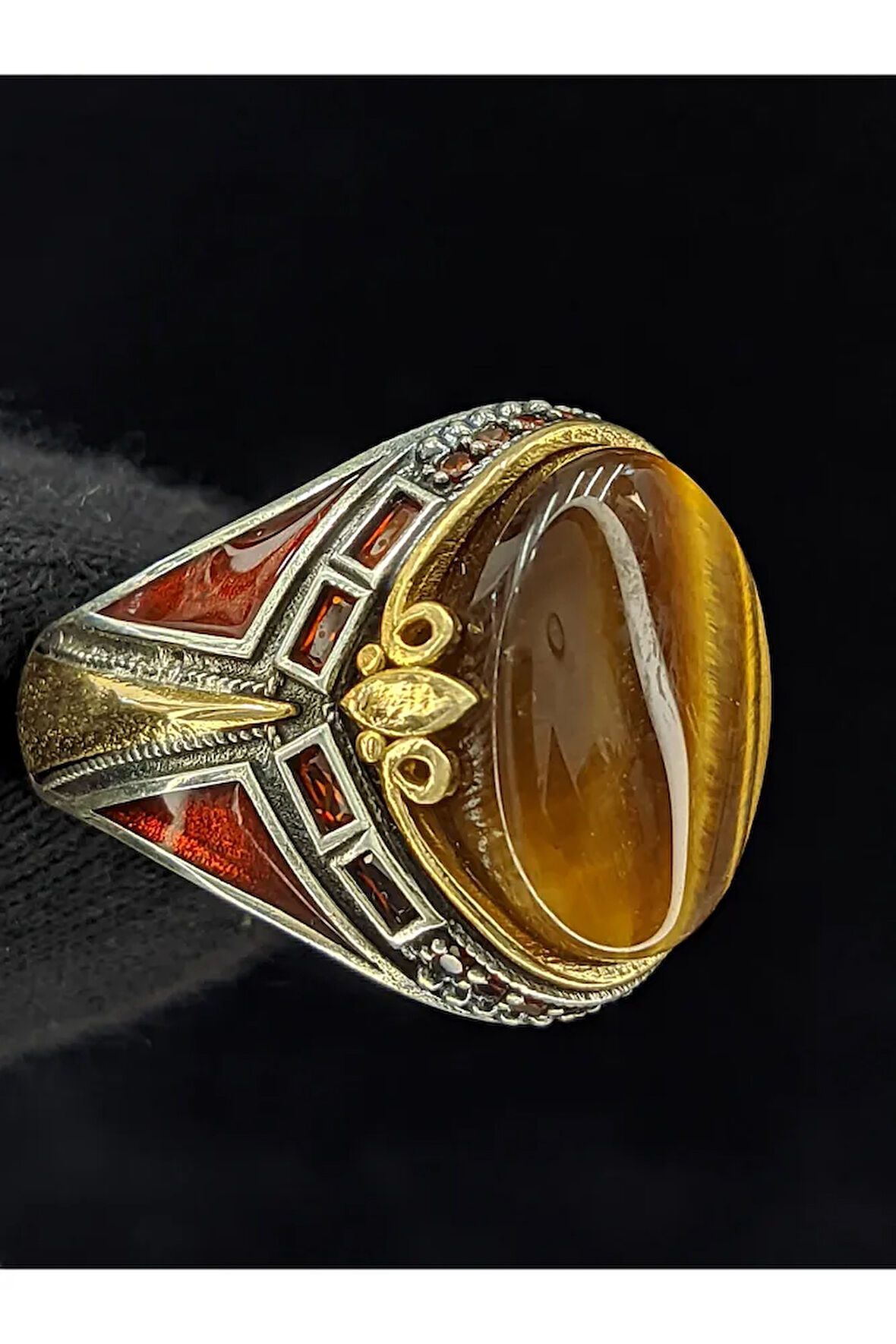 Kırmızı Mineli Mikro Taşlı  Oval Kaplan Gözü Taşlı 925 Ayar Erkek Gümüş Yüzük