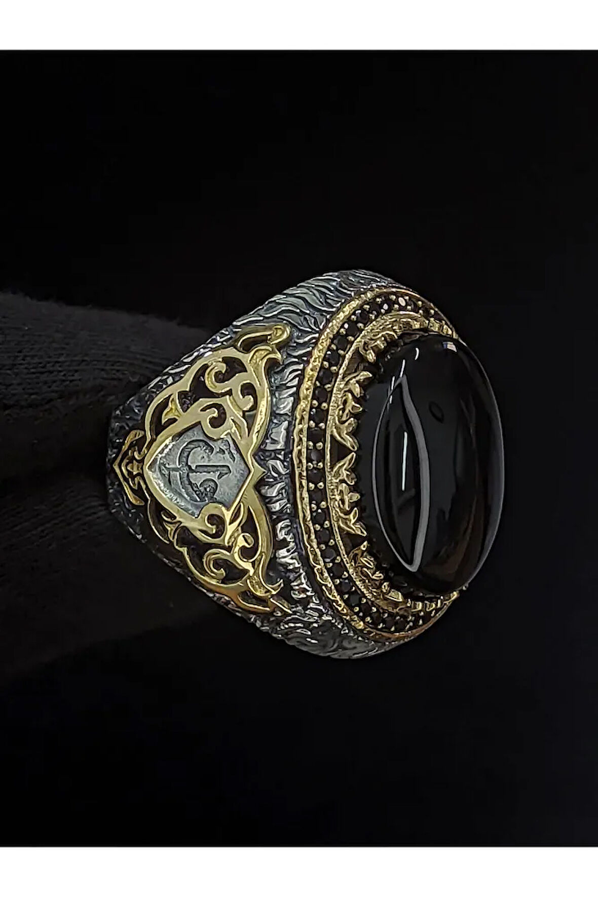 Oniks Vav Harfli 925 Ayar Gümüş Erkek Yüzük | Detaylı Taş Tasarımı | El Yapımı Benzersiz Takılar