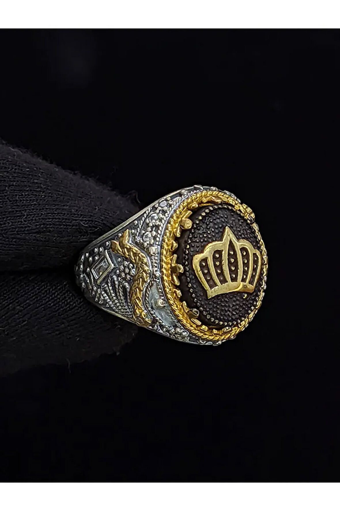 Markazit Taşlı Kral Tacı Figürlü 925 Ayar El Yapımı Gümüş Yüzük