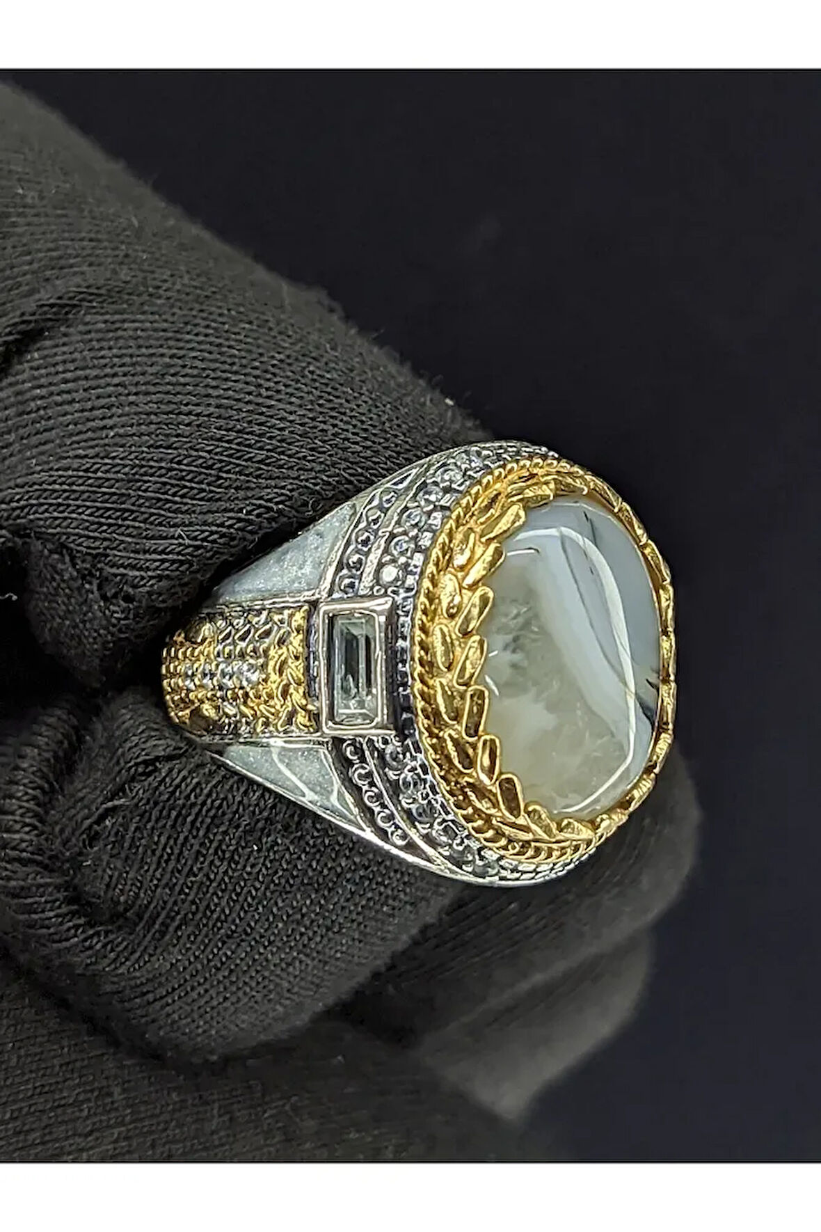 Mineli Mikro Beyaz Taş İşlemeli Zultanit Taşlı 925 Ayar Gümüş Yüzük-SN9172