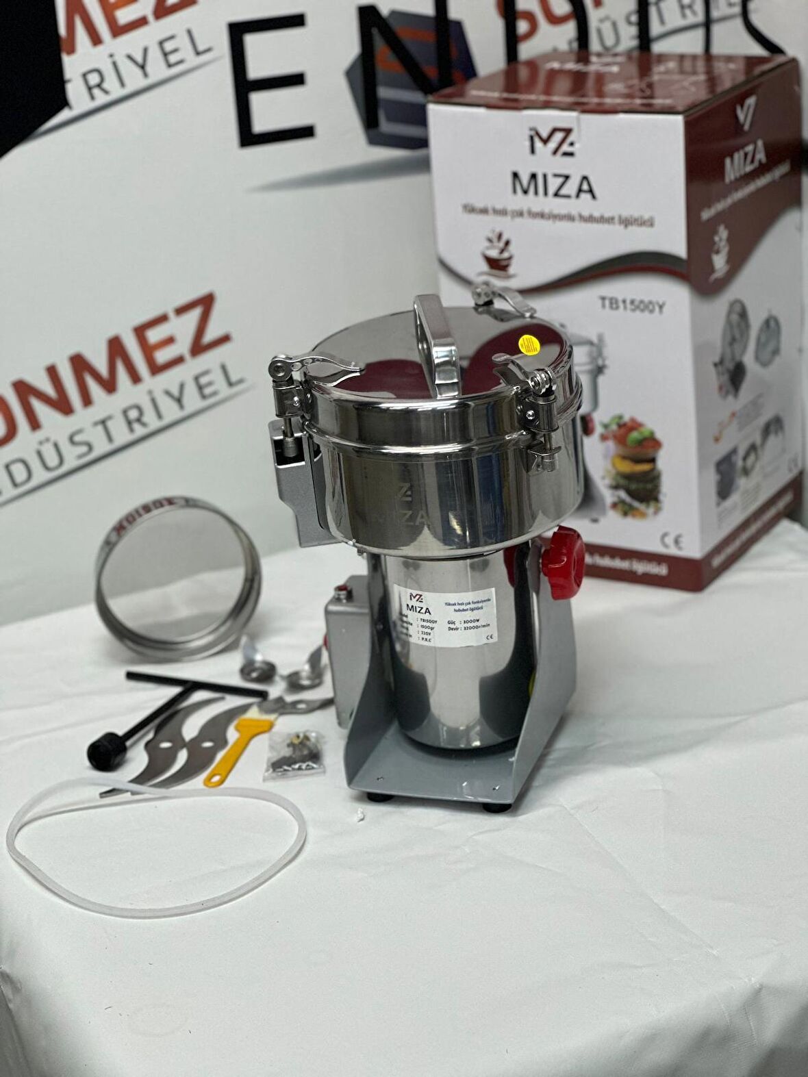 Sönmez - Miza 1500 Gr 32.000 Devir Yüksek Devirli Bitki Baharat Öğütme Makinesi