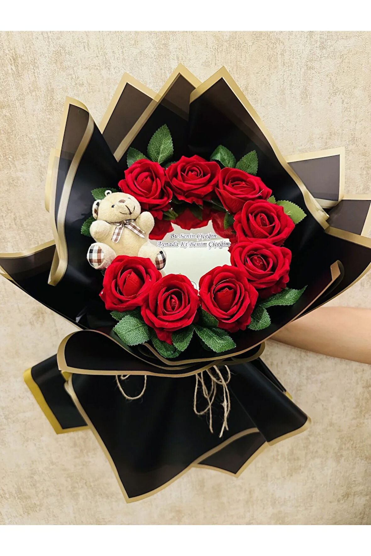 Ayna buketi kırmızı renk