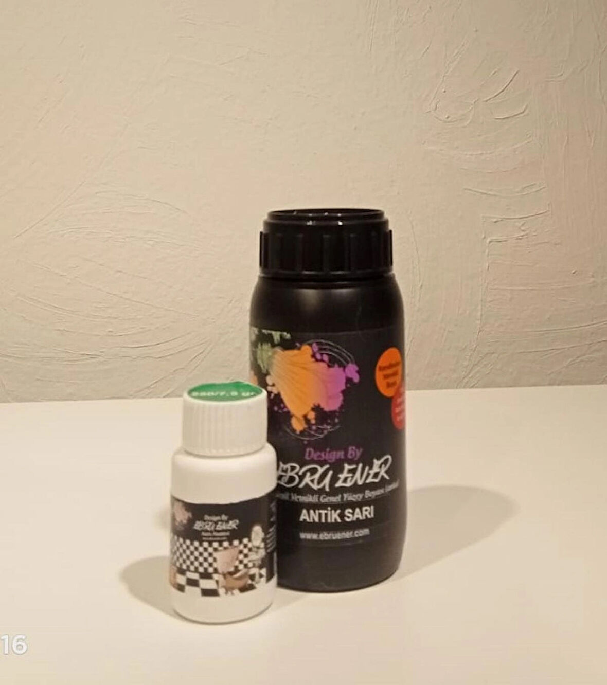 Ebru Ener Anka Vernikli Genel Yüzey Boyası Antik Sarı 250 gr. ve Katkı Maddesi 7,5 gr.