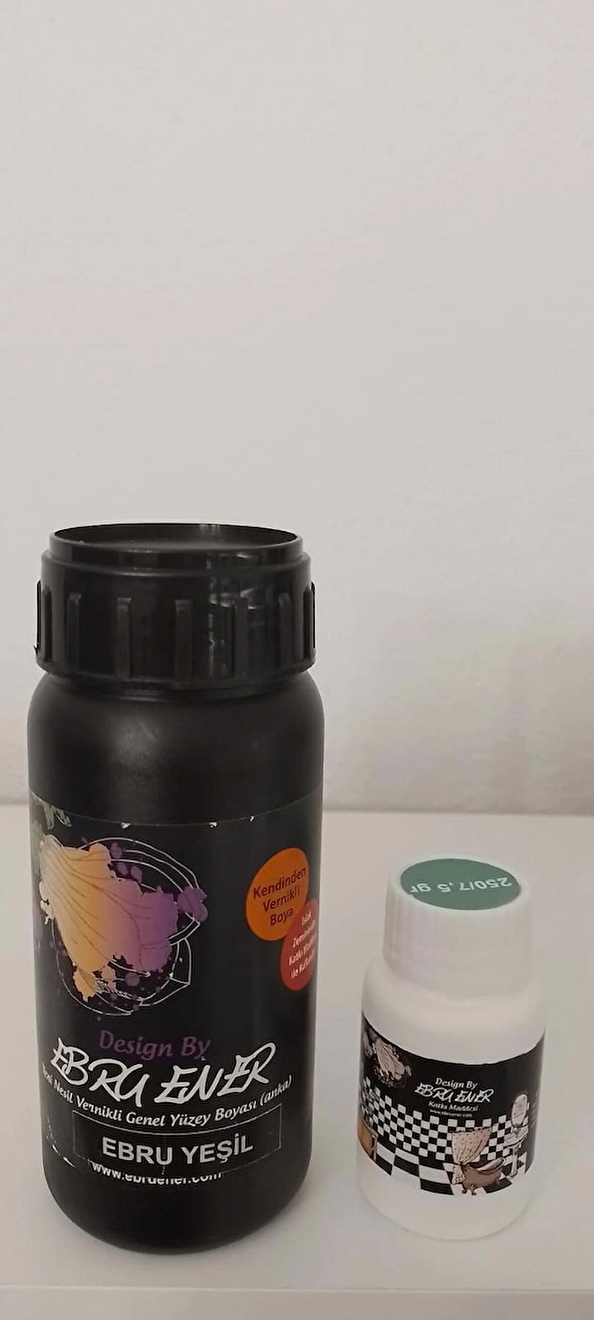 Ebru Ener Anka Vernikli Genel Yüzey Boyası Ebru Yeşil 250 gr. ve Katkı Maddesi 7,5 gr.