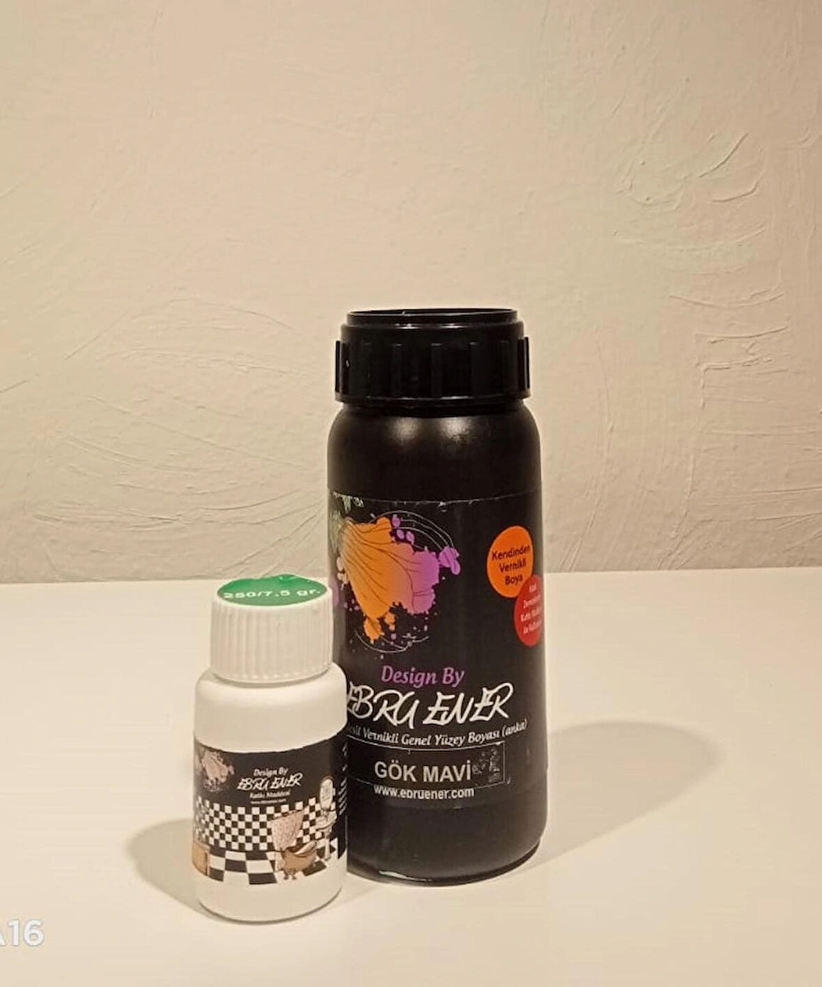 Ebru Ener Anka Vernikli Genel Yüzey Boyası Gök Mavi 250 gr. ve Katkı Maddesi 7,5 gr.