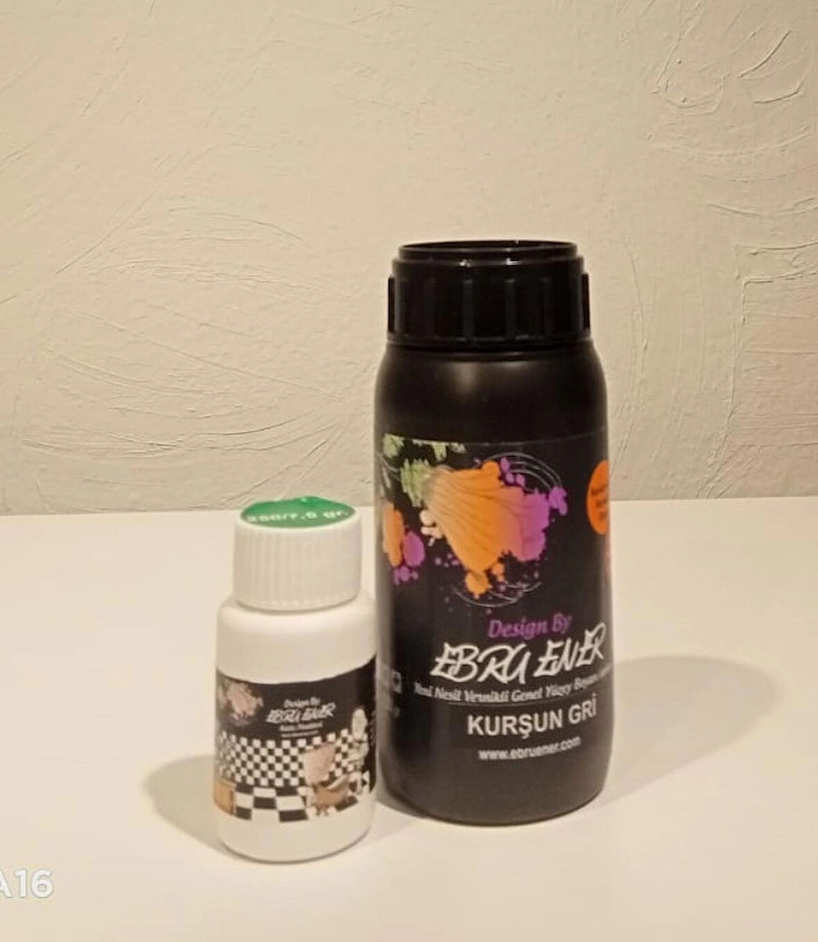 Ebru Ener Anka Vernikli Genel Yüzey Boyası Kurşun Gri 250 gr. ve Katkı Maddesi 7,5 gr.