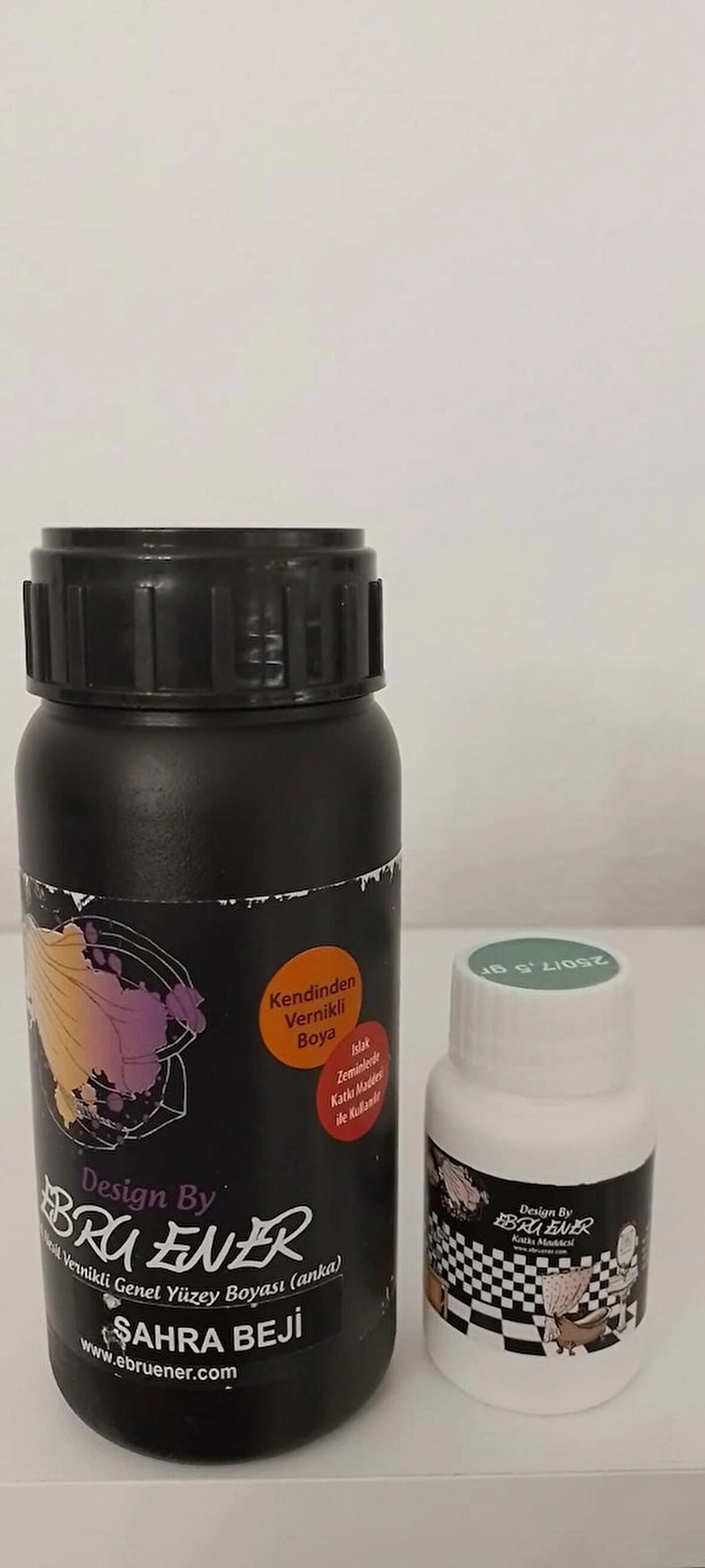 Ebru Ener Anka Vernikli Genel Yüzey Boyası Sahra Beji 250 gr. ve Katkı Maddesi 7,5 gr.