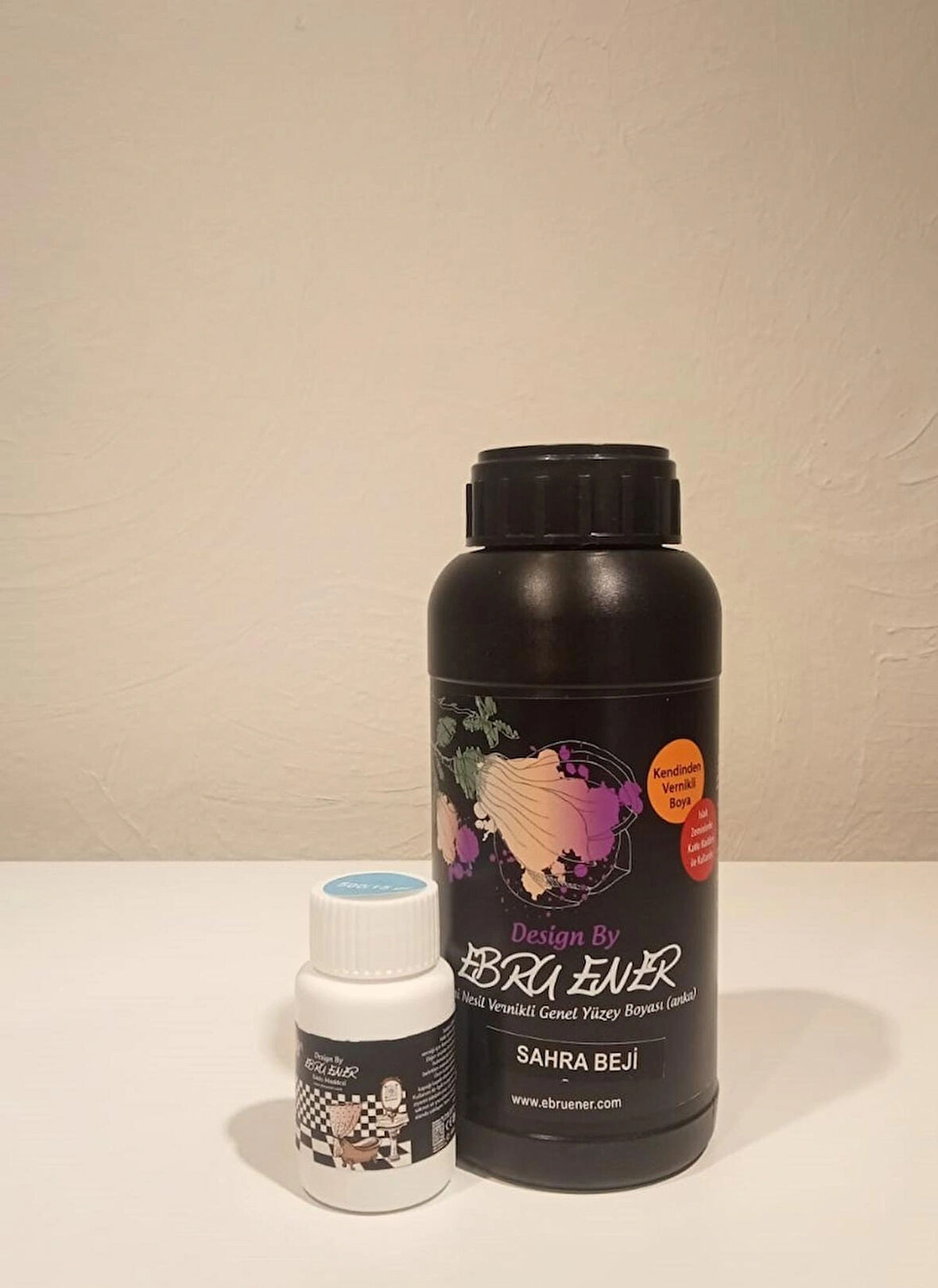 Ebru Ener Anka Vernikli Genel Yüzey Boyası Sahra Beji 500 gr. ve Katkı Maddesi 15 gr.