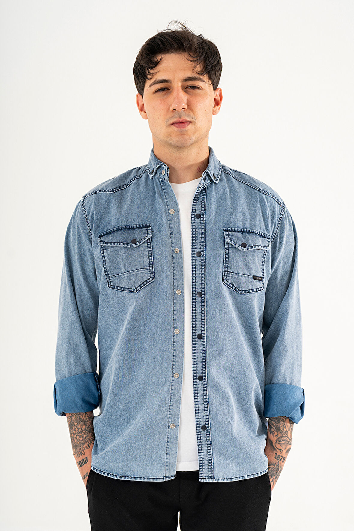 Erkek Lacivert Slimfit Dar Kesim Çift Cepli Çıtçıtlı Yıkamalı Kot Gömlek