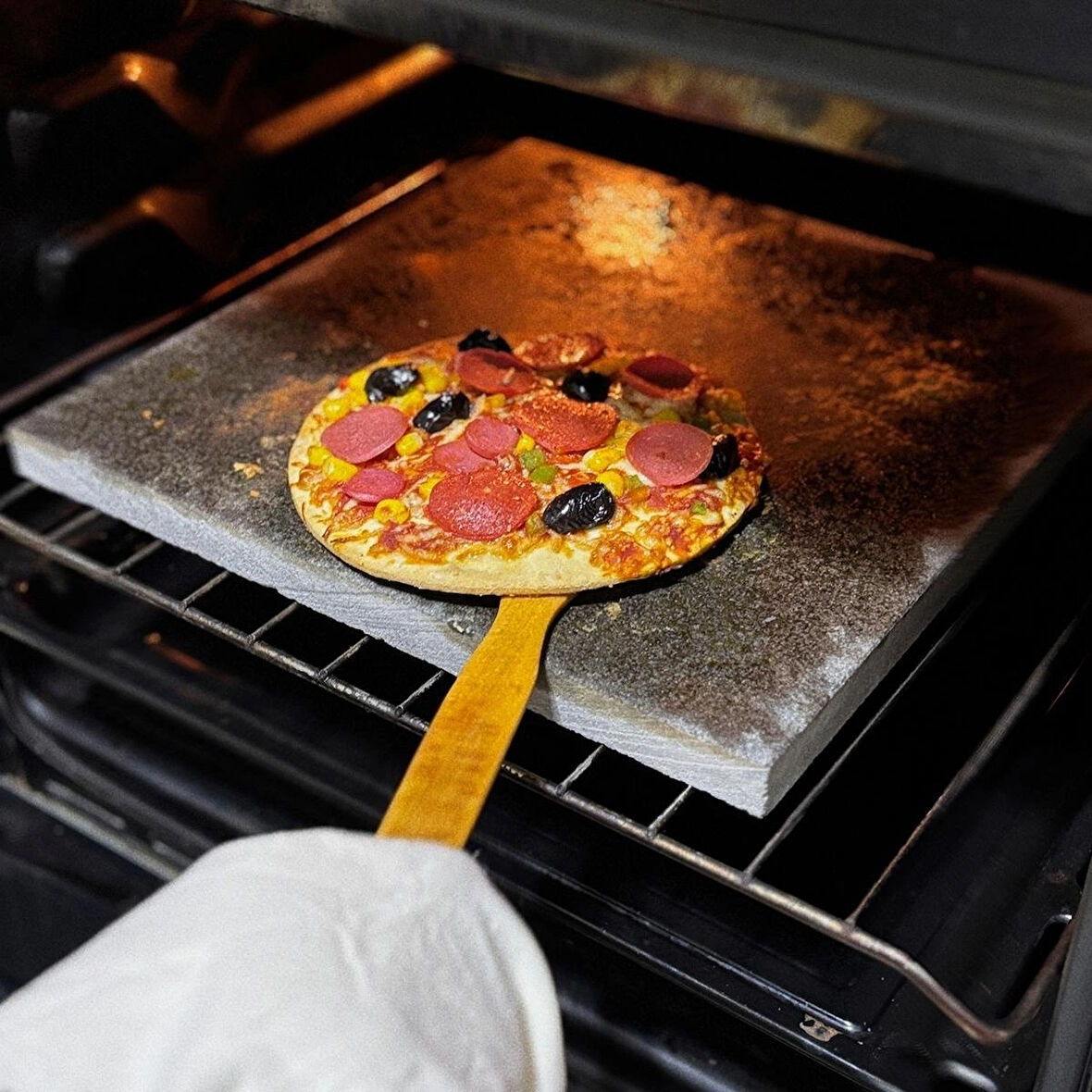 Doğal Bazalt Taşı, Pizza Taşı, Fırın Taşı, Ekmek, Lahmacun, Mangal Taşı 30×30 cm Doğal Pişirme Taşı