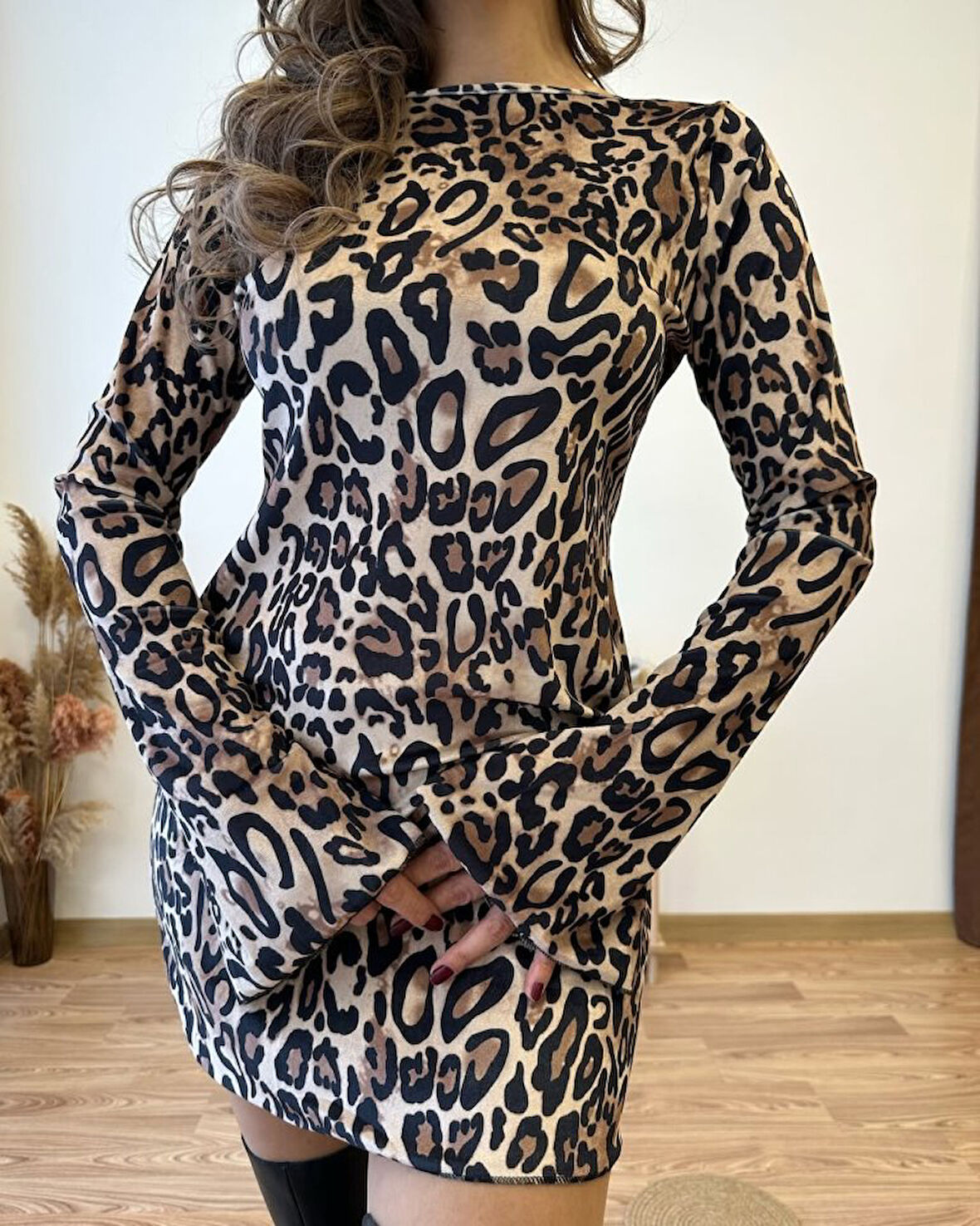 SUPPLİERBY Kadın Uzun Kollu Kayık Yaka Leopar Baskılı Mini Elbise