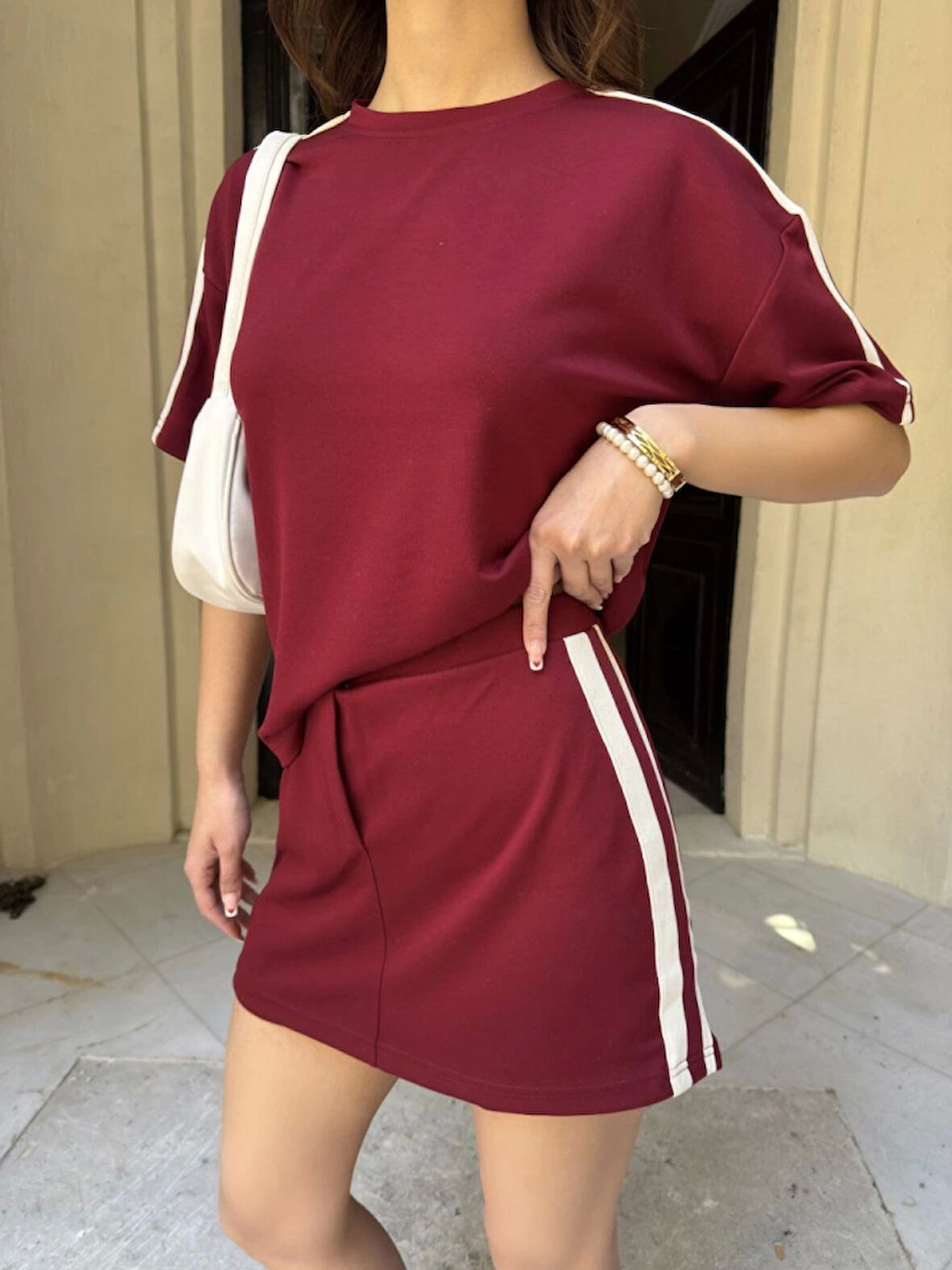 SUPPLİERBY Osy Modal Yumuşak Dokulu Kumaş Parçalı Bisiklet Yaka T-shirt Mini Şortlu Etek İkili Takım -Bordo