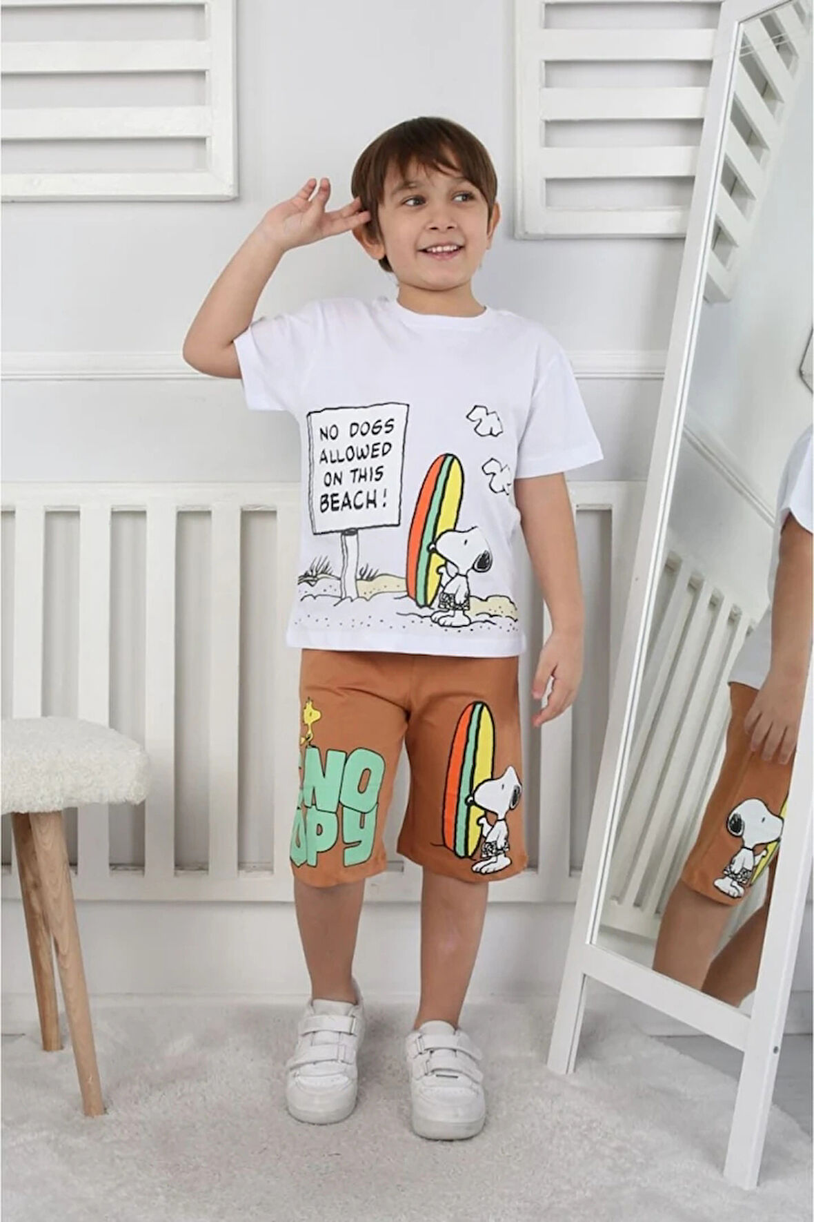 İSOB Beyaz Snoopy Desenli %100 Pamuk Erkek Çocuk Kısa Kollu Şortlu Takım 3-12 Yaş 24408-B