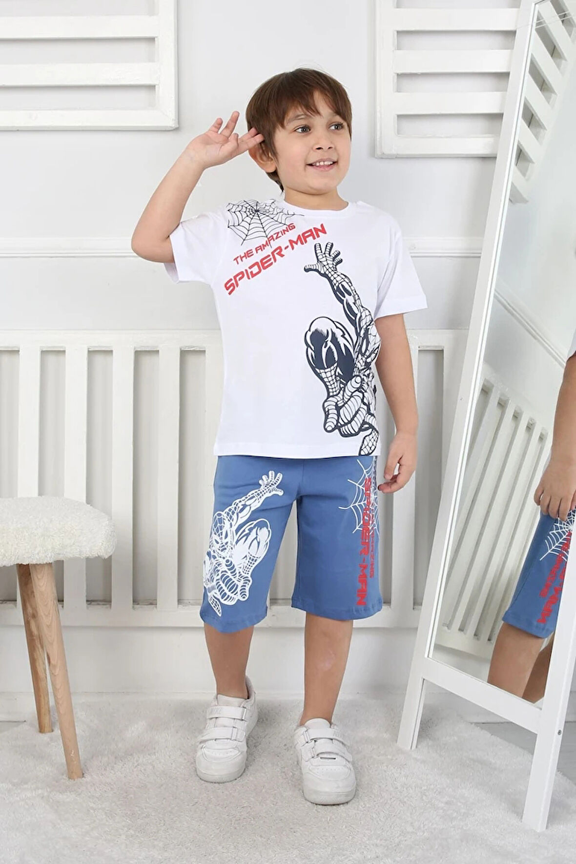 İSOB Beyaz Örümcek Adam Desenli %100 Pamuk Erkek Çocuk Kısa Kollu Şortlu Takım 3-12 Yaş 24409-B