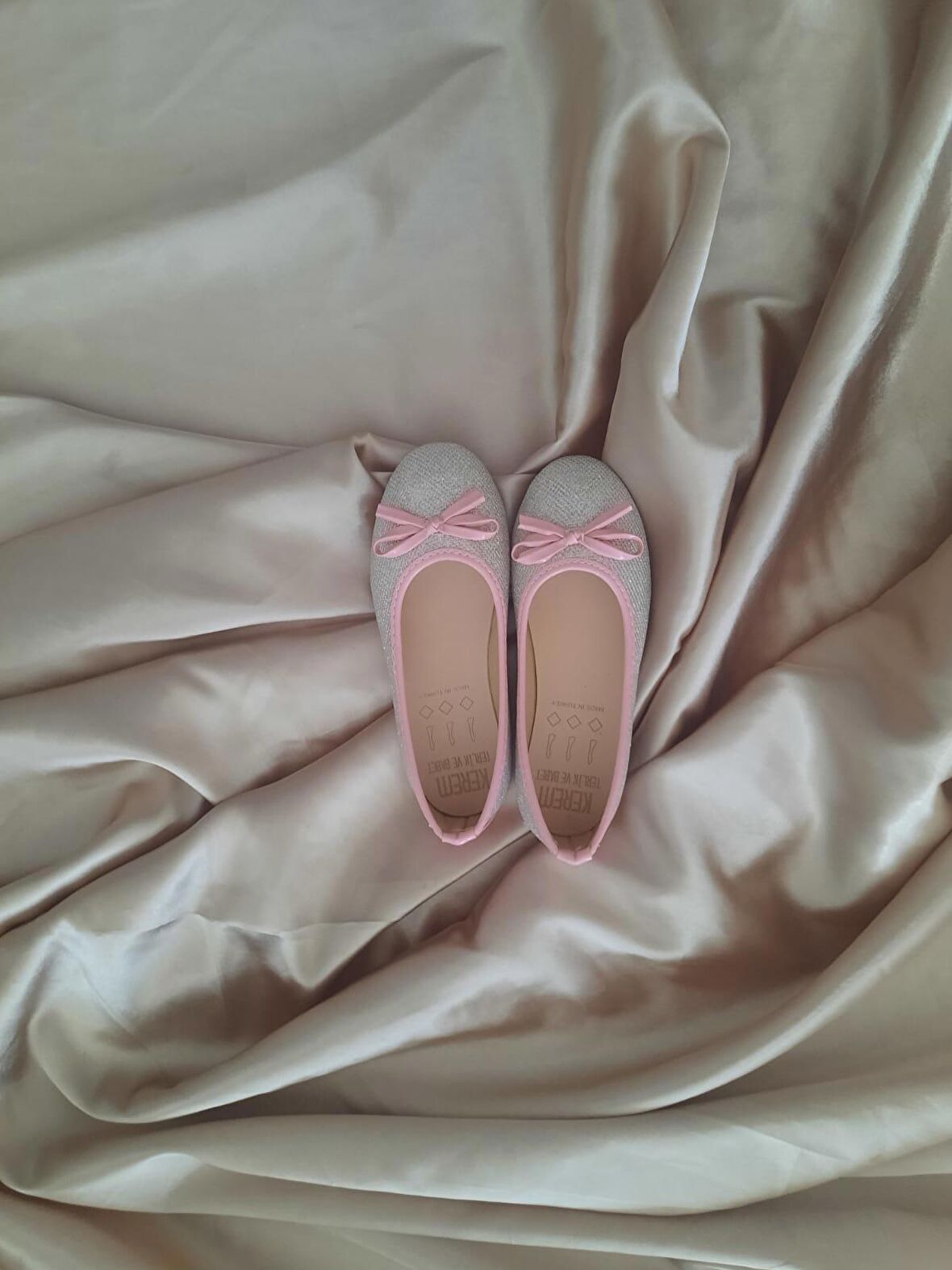 PEMBE KURDALELİ ÇOCUK BABET