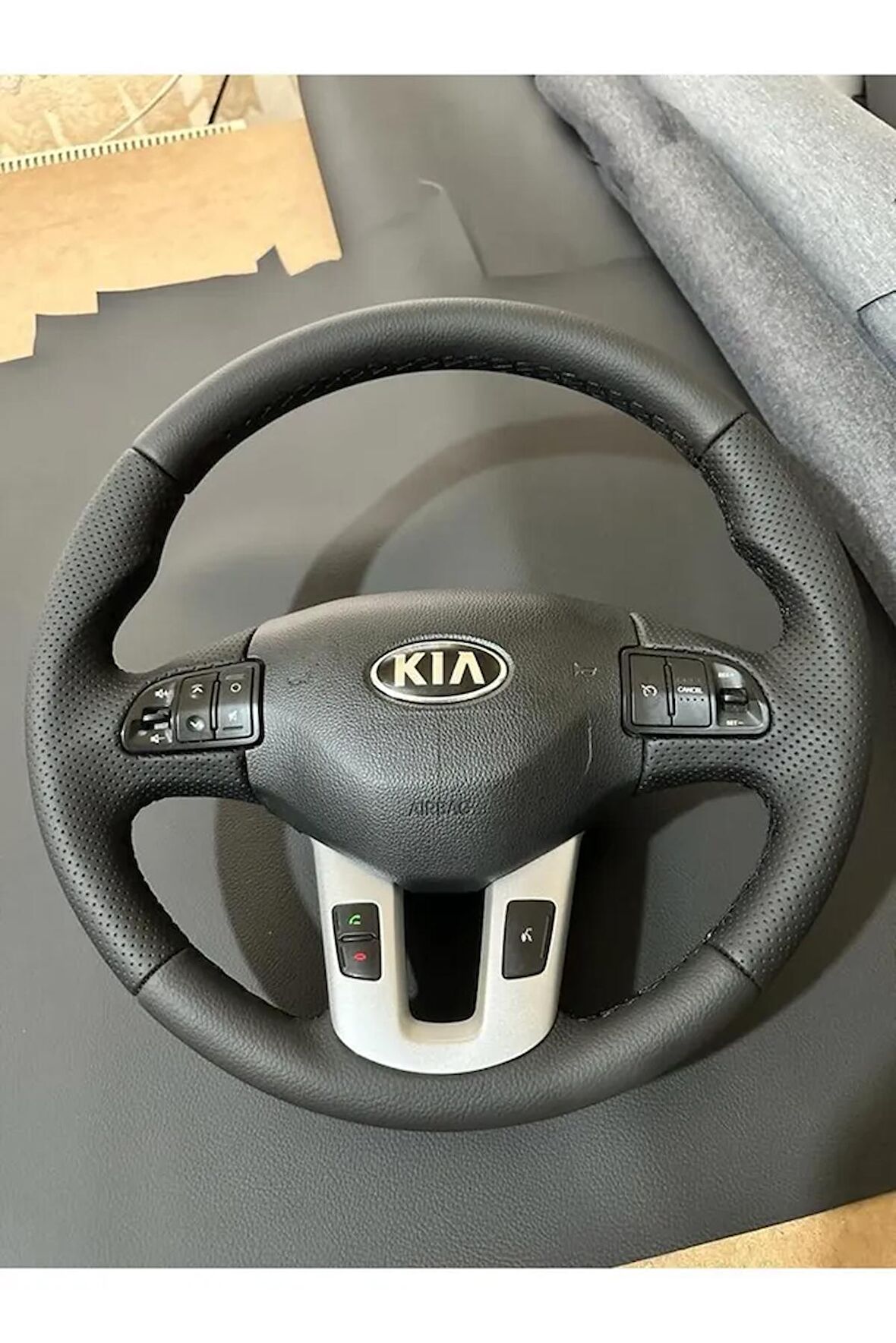 KİA SPORTAGE 2010-2012  Uyumlu  DİKMELİ DİREKSİYON KILIFI