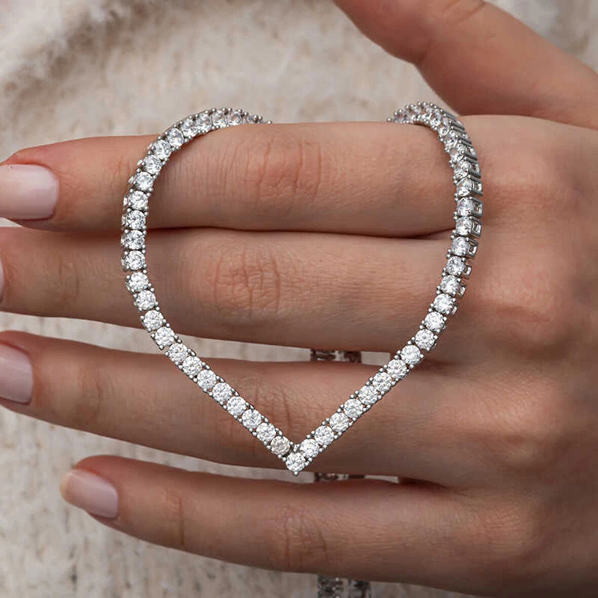 Supertrend Gümüş V Model Su Yolu Kadın Kolye