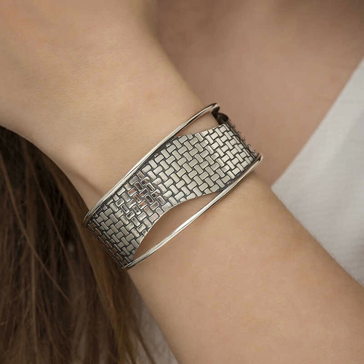 Supertrend Gümüş Eskitme Desenli Kadın Bilezik