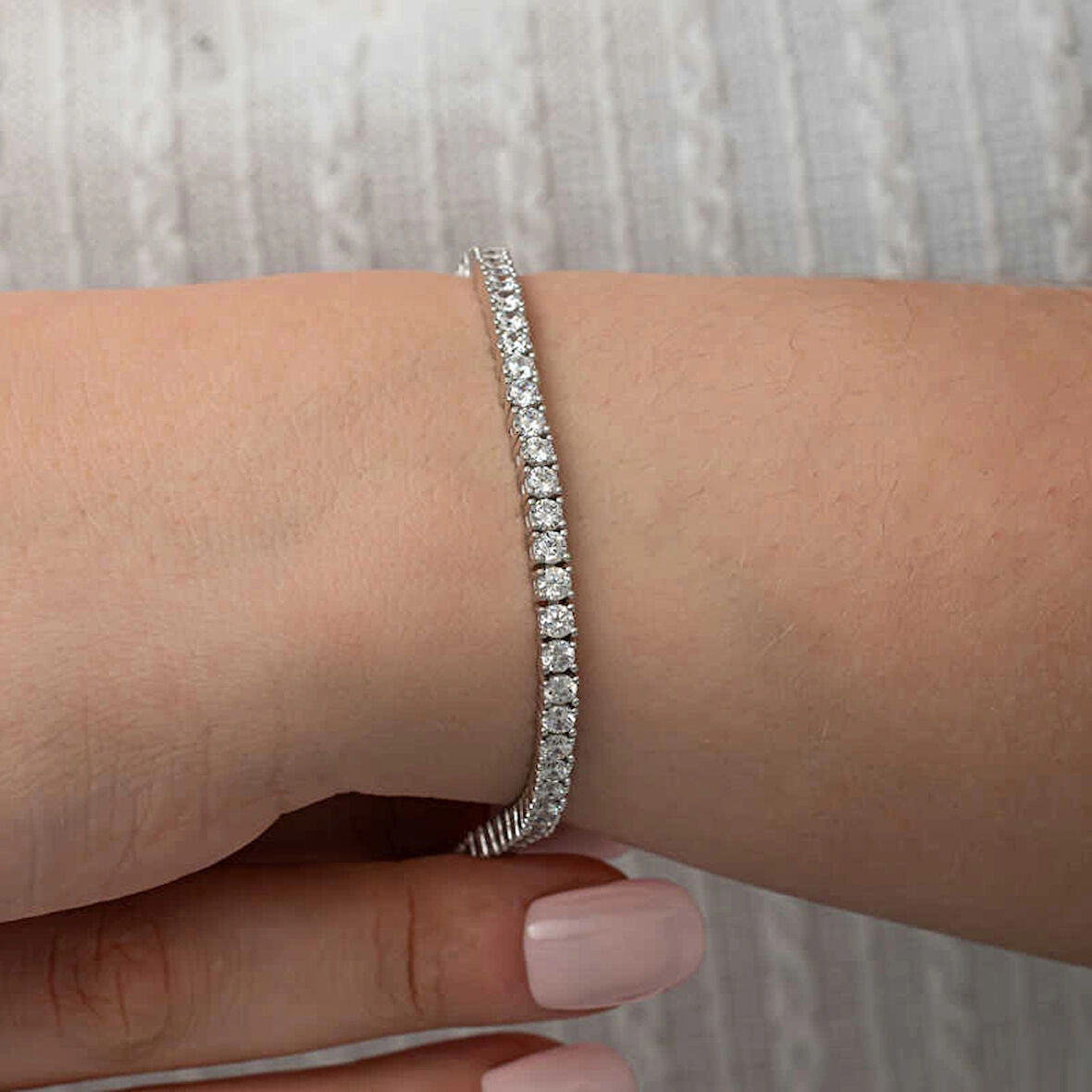 Supertrend Gümüş 3.5 Mm Beyaz Taşlı Su Yolu Kadın Bileklik