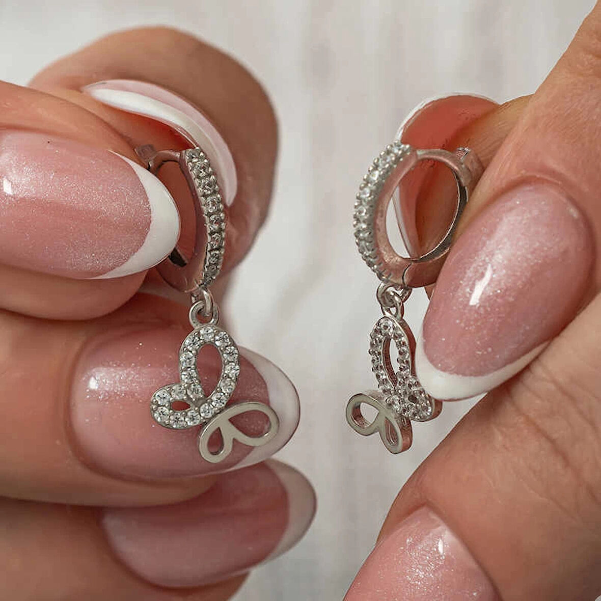 Supertrend Gümüş Sallantılı Kelebek Kadın Küpe