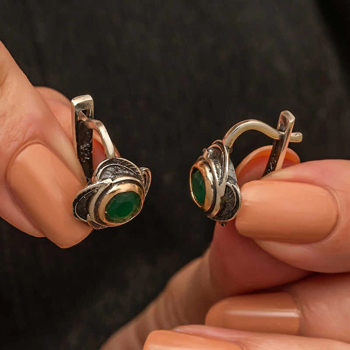 Supertrend Gümüş Çiçek Desenli Otantik Kadın Küpe