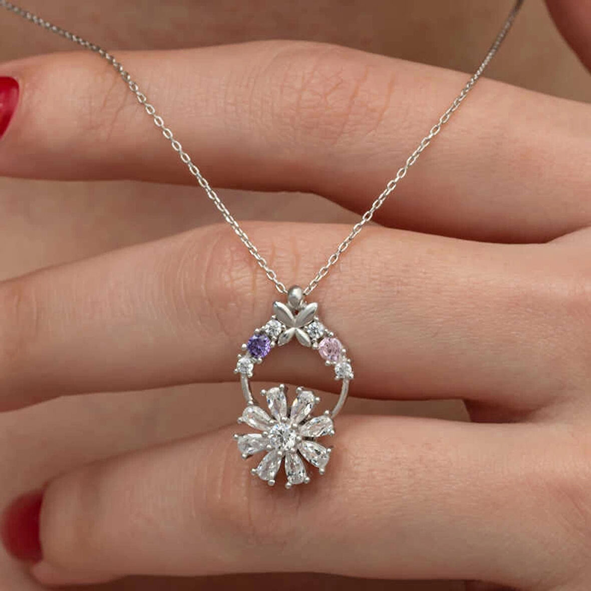 Supertrend Gümüş Beyaz Dönen Çiçek Kadın Kolye