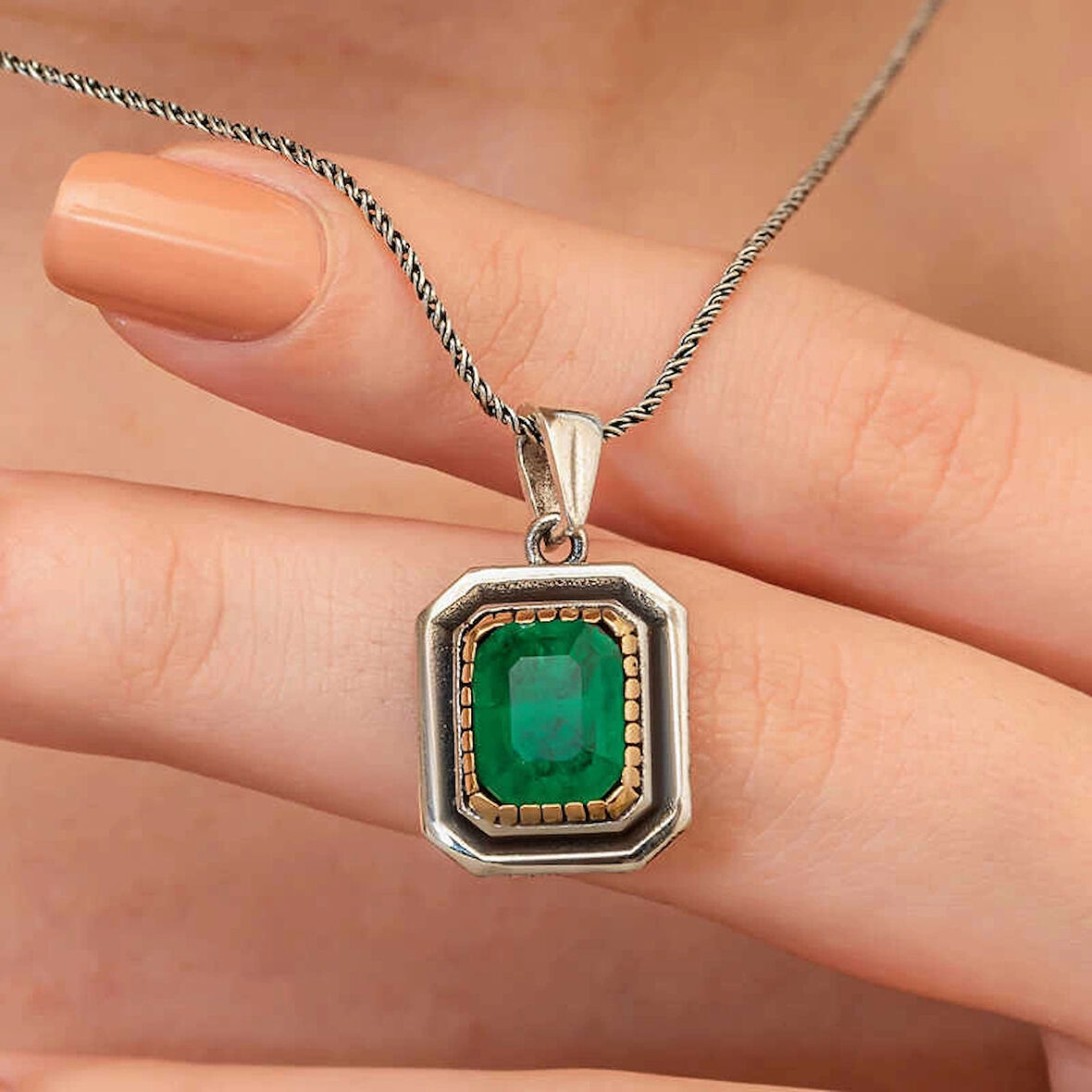 Supertrend Gümüş Yeşil Taşlı Otantik Kadın Kolye