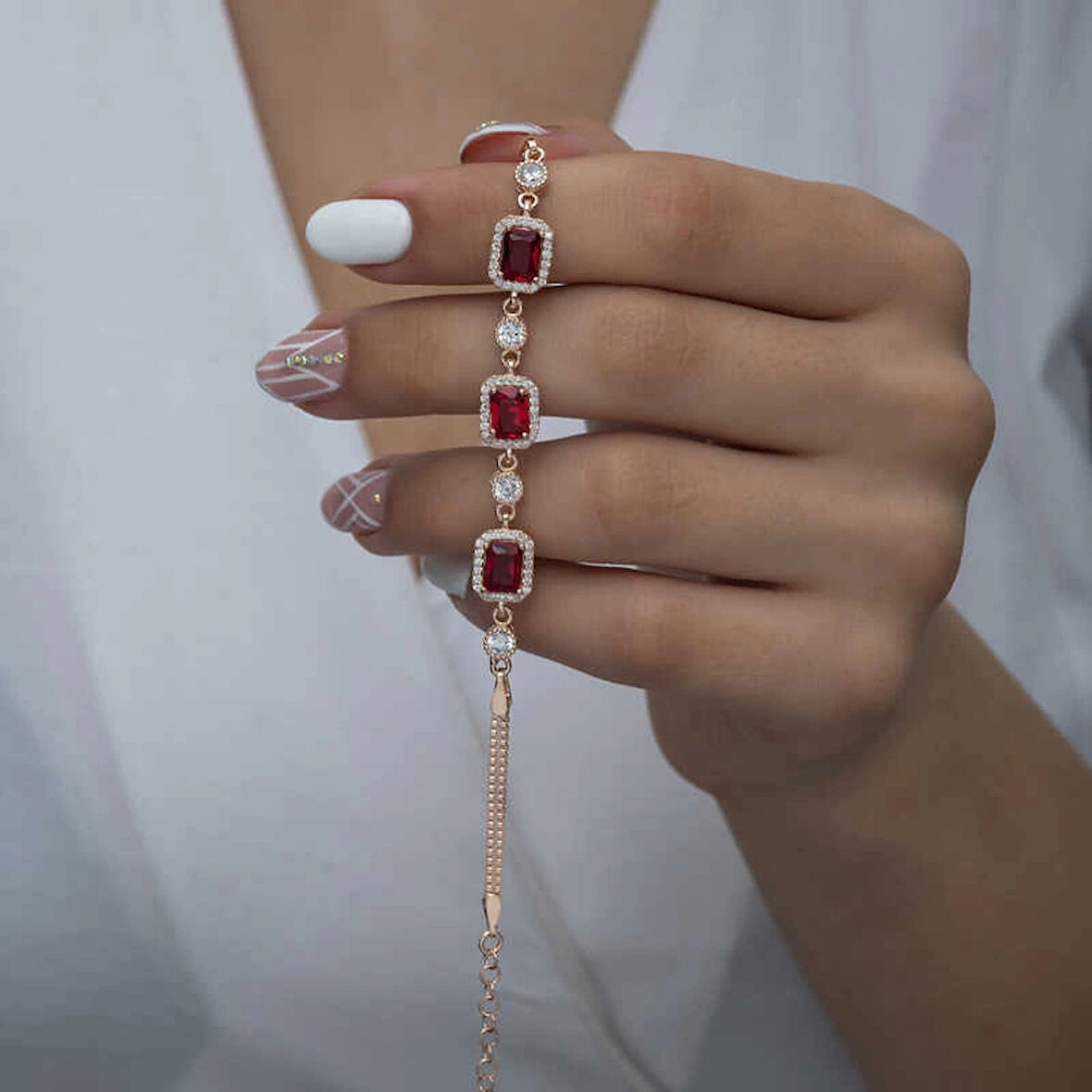 Supertrend Gümüş Rose Baget Kırmızı Taşlı Kadın Bileklik