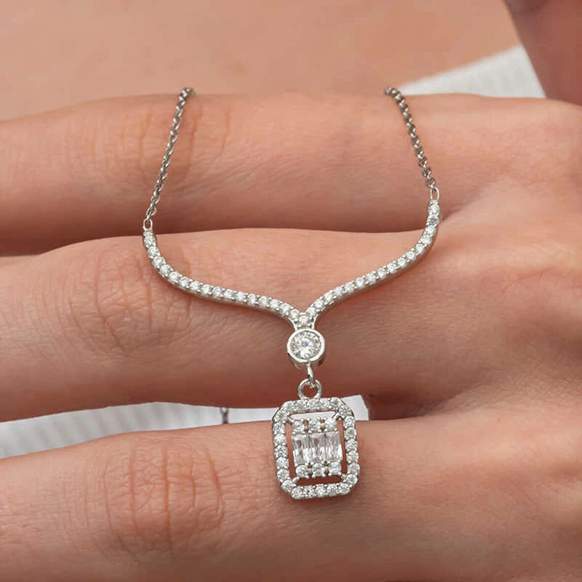 Supertrend Gümüş Baget Taşlı Gerdanlık Model Kadın Kolye