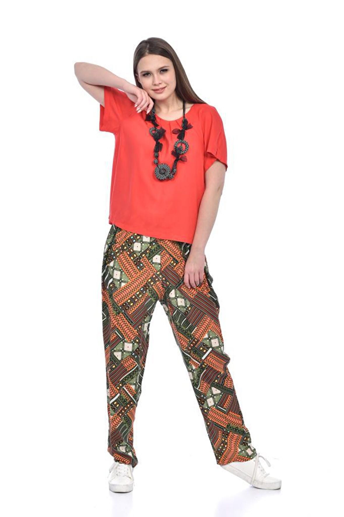 Kısa Kollu Takı Detaylı Fuşya Salaş Pantolonlu Alt Üst Takım