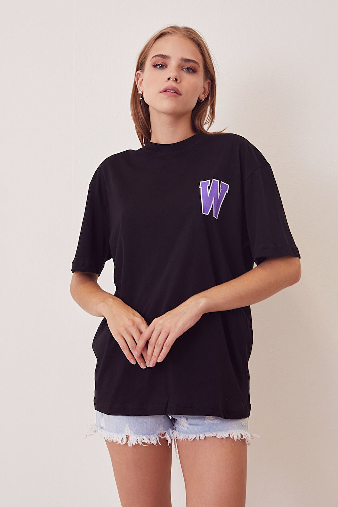 W Baskılı T-shirt-Siyah