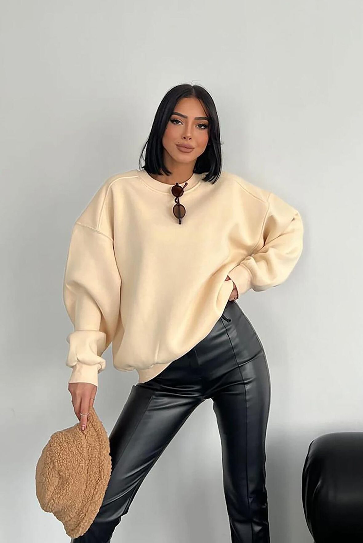 Bej Sweatshirt: Sade ve Şık Tarzın Anahtarı