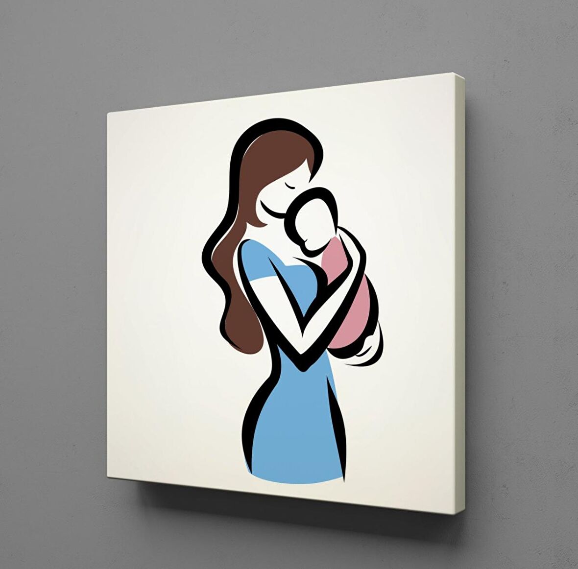 BEBEĞİNİ KUCAĞINA ALAN ANNE