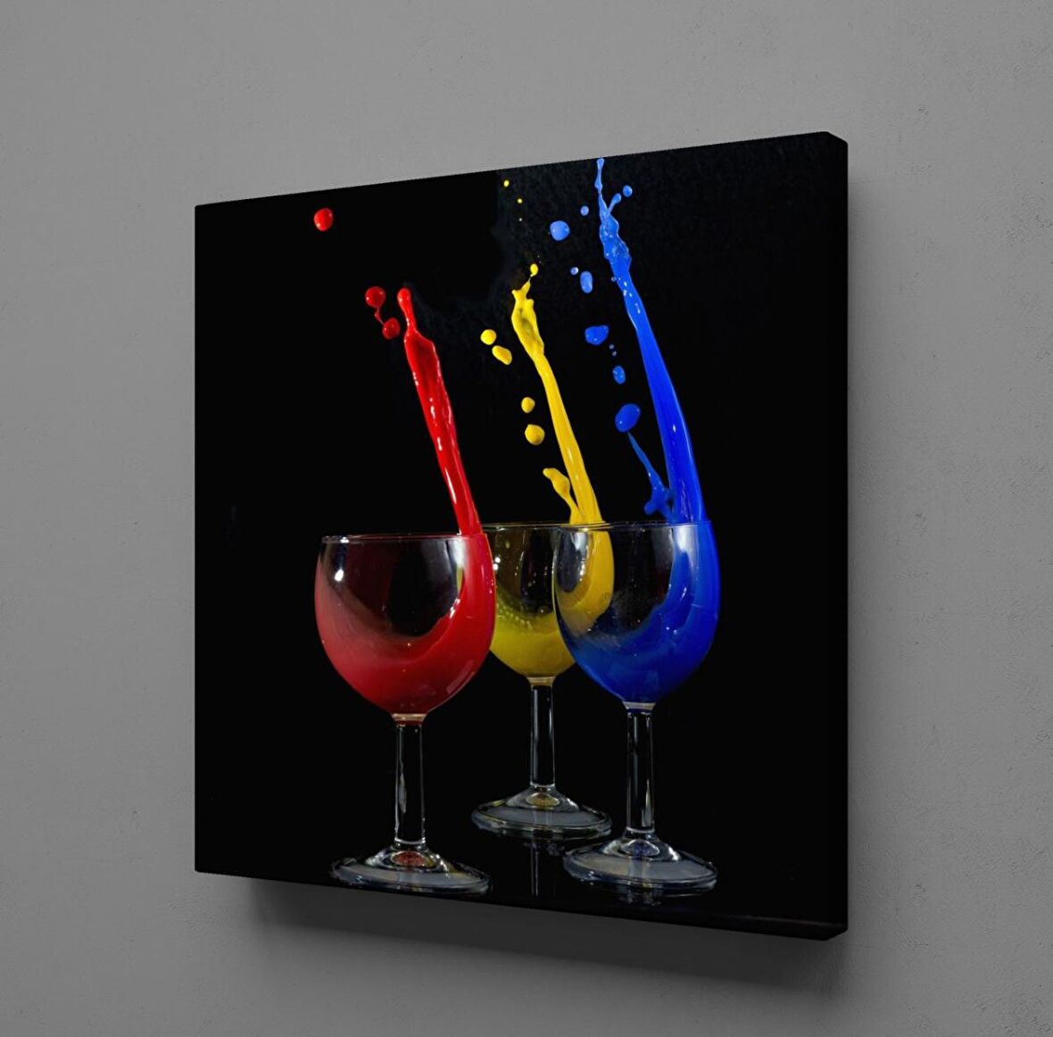 KADEHTEN SIÇRAYAN İÇECEKLER