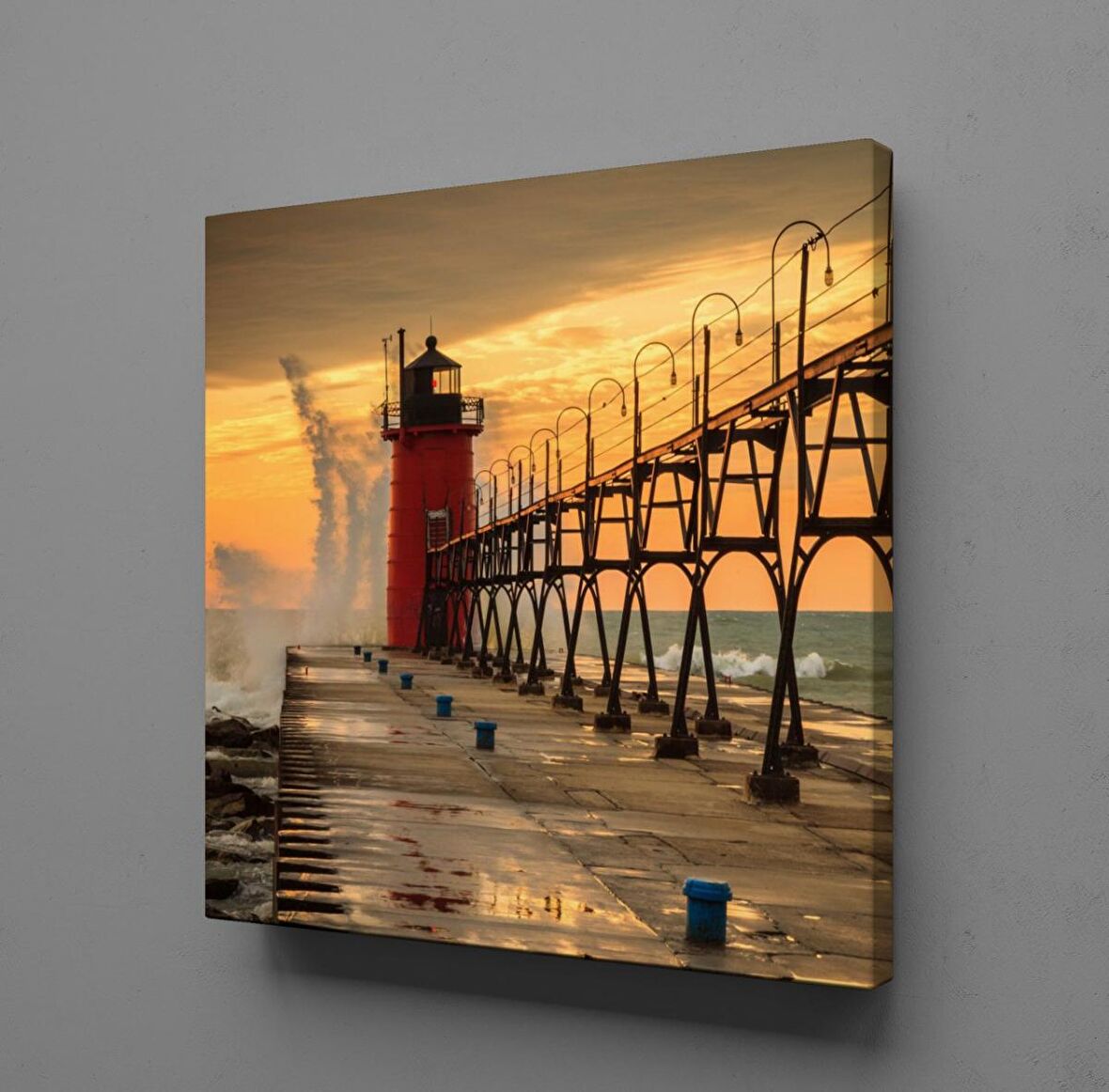 KIRMIZI DENİZ FENERİ