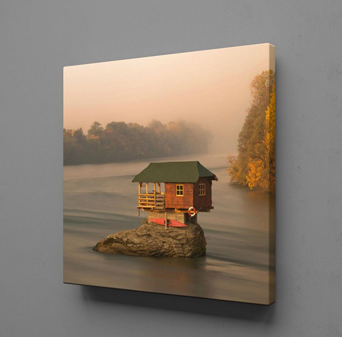 DENİZİN ORTASINDA EV