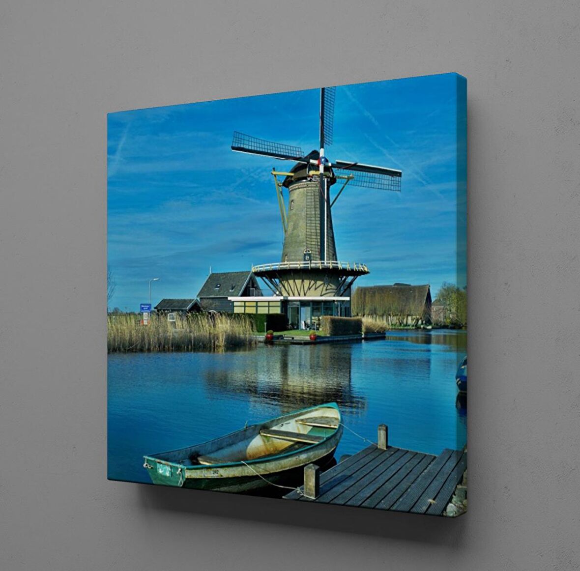 KIYIDAKİ DEĞİRMEN