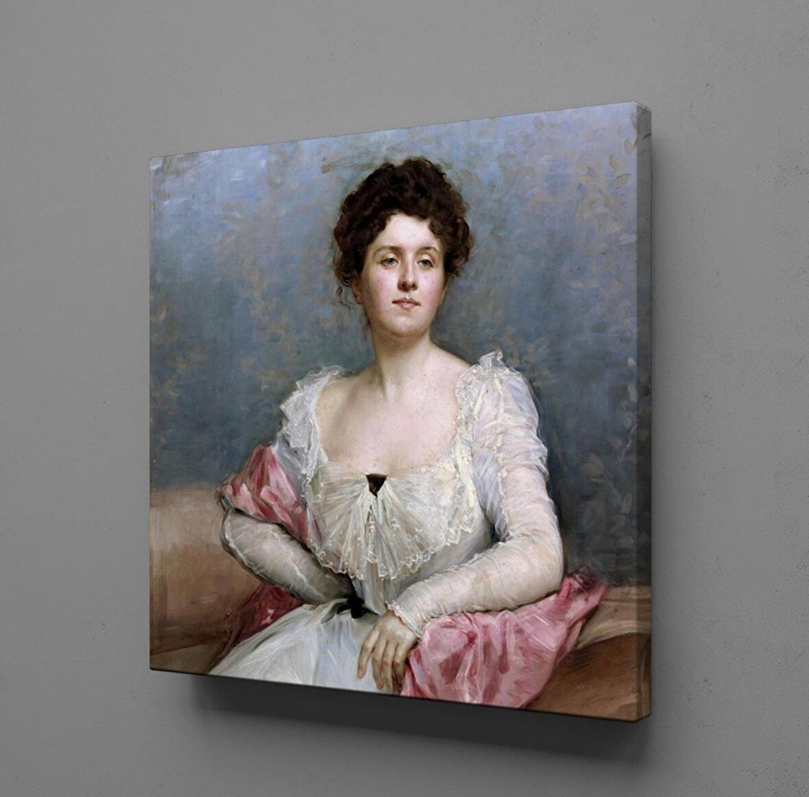 BEYAZ ELBİSELİ FIRANSIZ KADIN