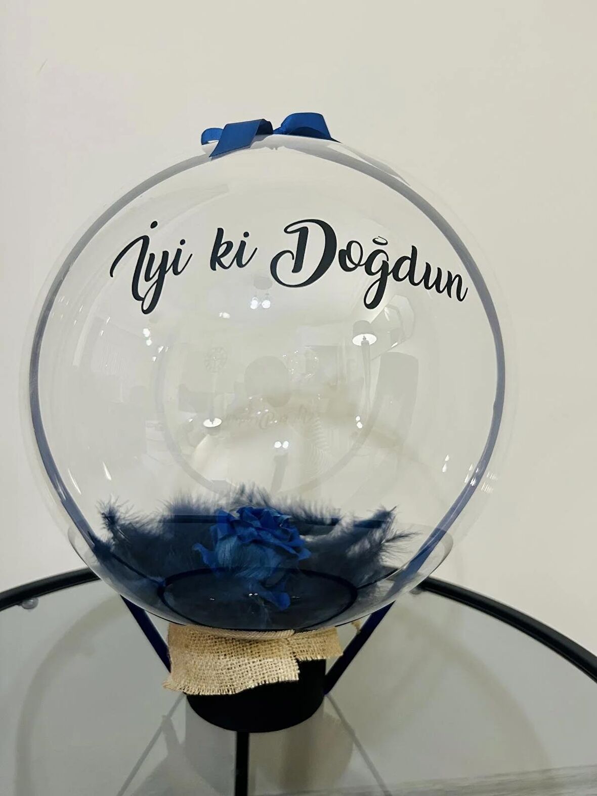 Mavi Şeffaf Balon Kutusu Yazılı Kuş Tüyü Ve Solmayan Gül Detaylı Premium Özel Hediye