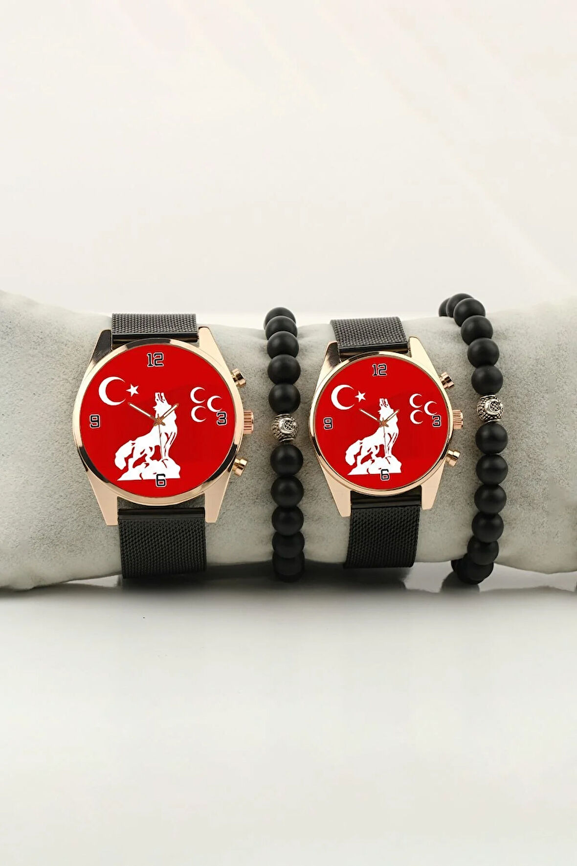 Bozkurt Temalı Kırmızı Zemin Çift Kol Saati Set Bileklik Hediye Bay