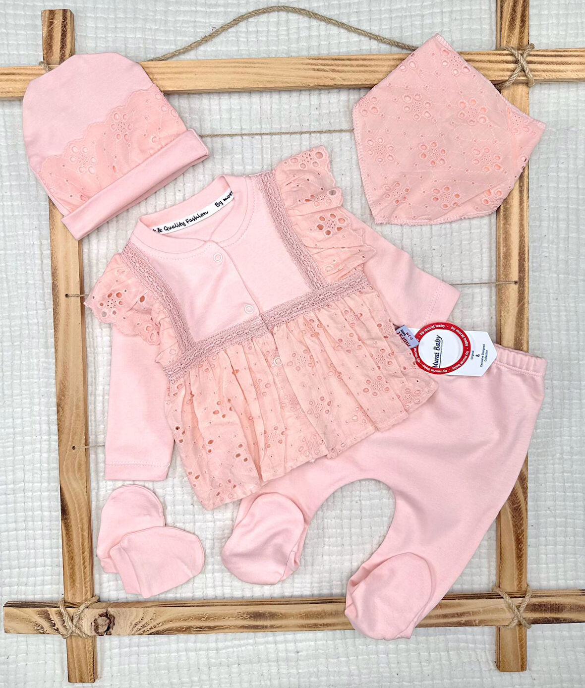 Kız Bebek Dantelli Güpür Detaylı 5 Parça Yenidoğan Set